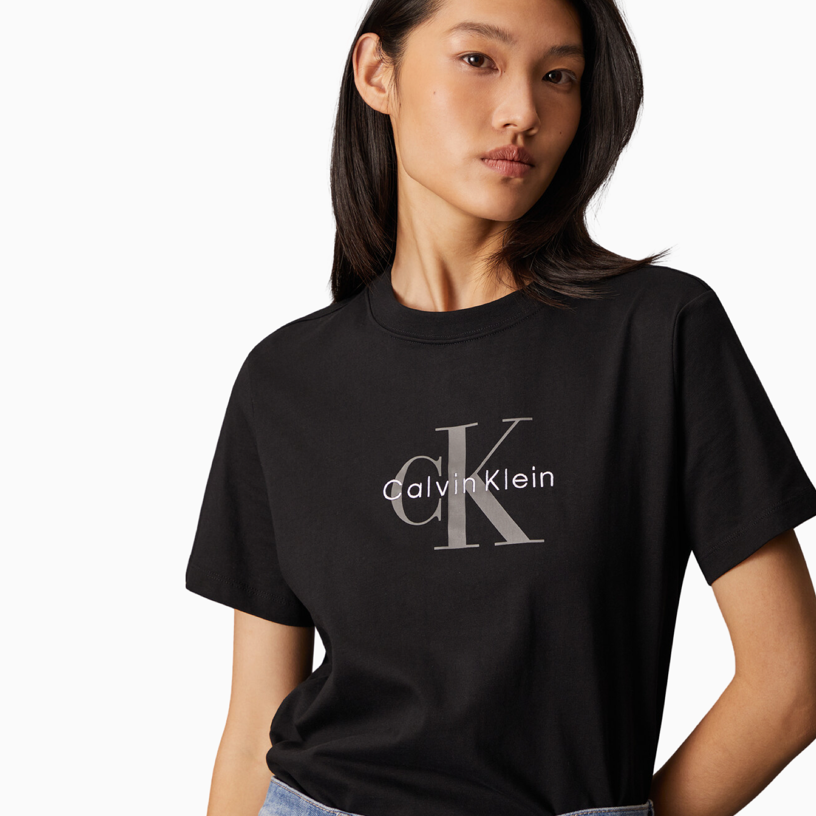 Дамска черна тениска Calvin Klein Jeans Women T-shirt LV047B865G UB1 Close-Up