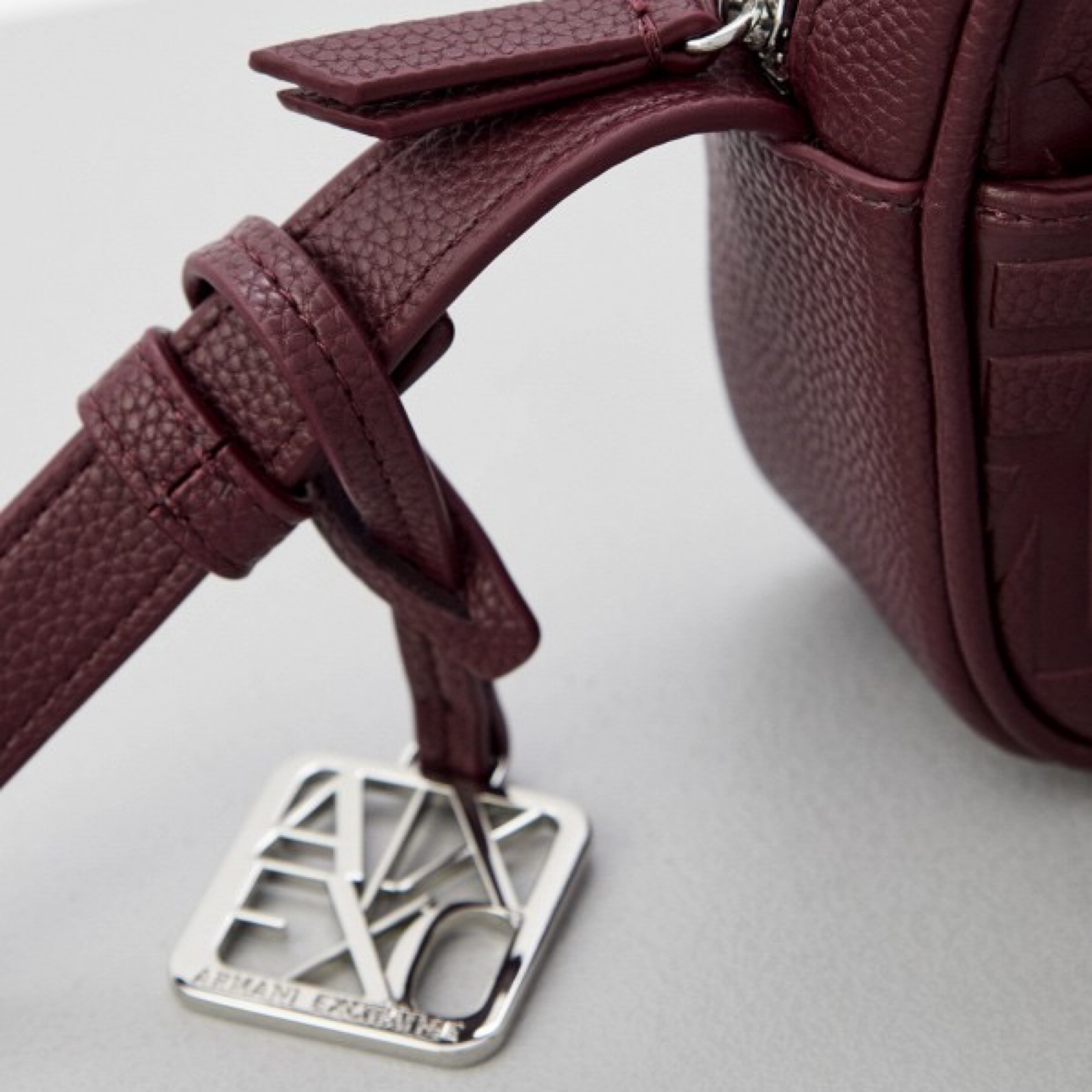 Дамска чанта Armani Exchange Women Crossbody Bag XW001578 AF15774 Close-Up