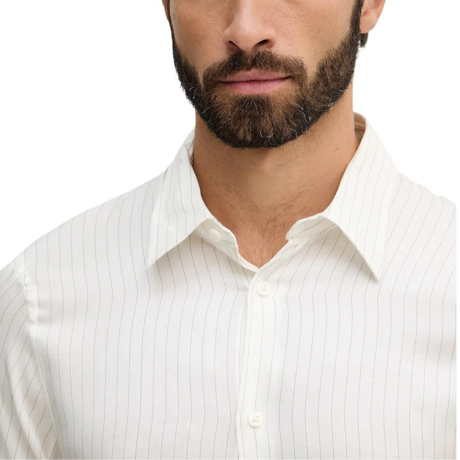 Мъжка бяла риза Armani Exchange Men Shirt XM001817 AF13235 F0148 Close-Up