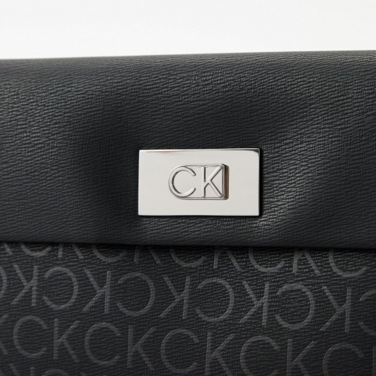 Дамска чанта Calvin Klein Women Shoulder Bag K60K612143 0GJ Close-Up