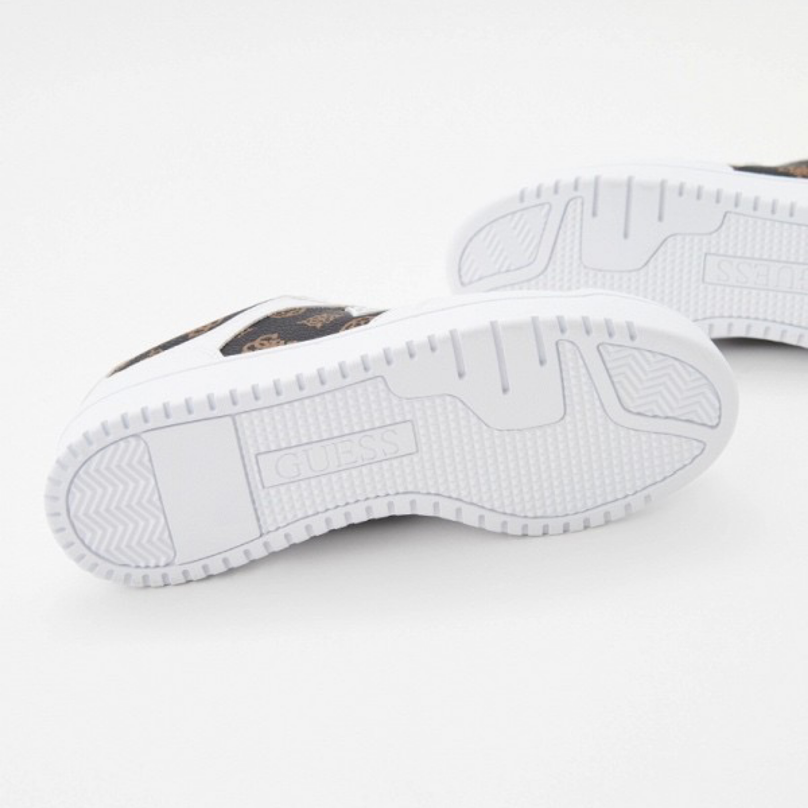 Дамски кецове Guess Women Sneakers FLPMI2 FAL12 WHIBR Insole View