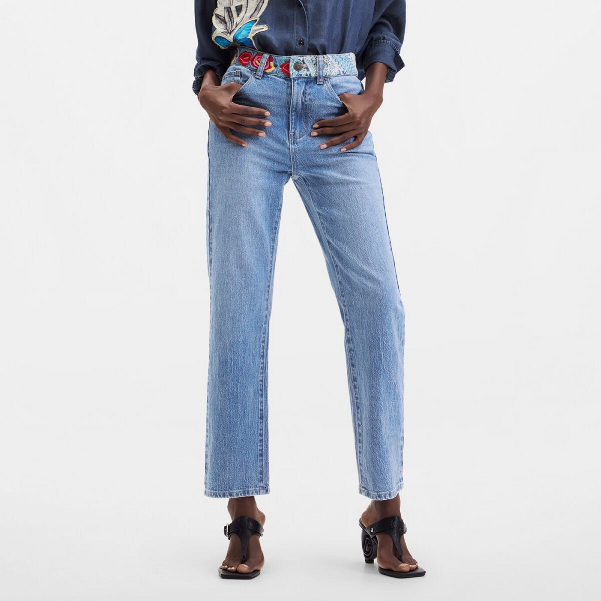 Дамски дънки Desigual Women Jeans 26WWDD06 5053 Front View