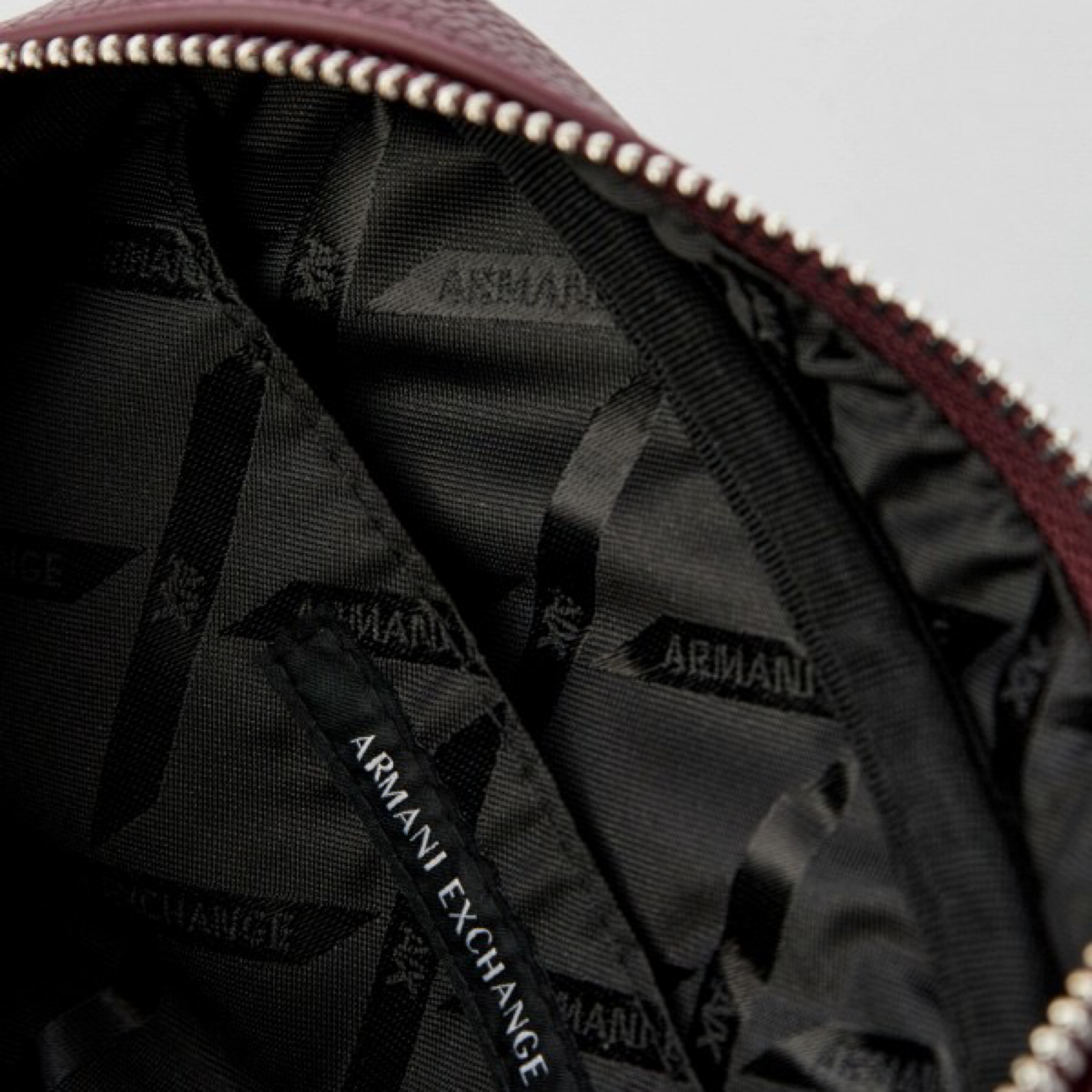 Дамска чанта Armani Exchange Women Crossbody Bag XW001578 AF15774 Inside View