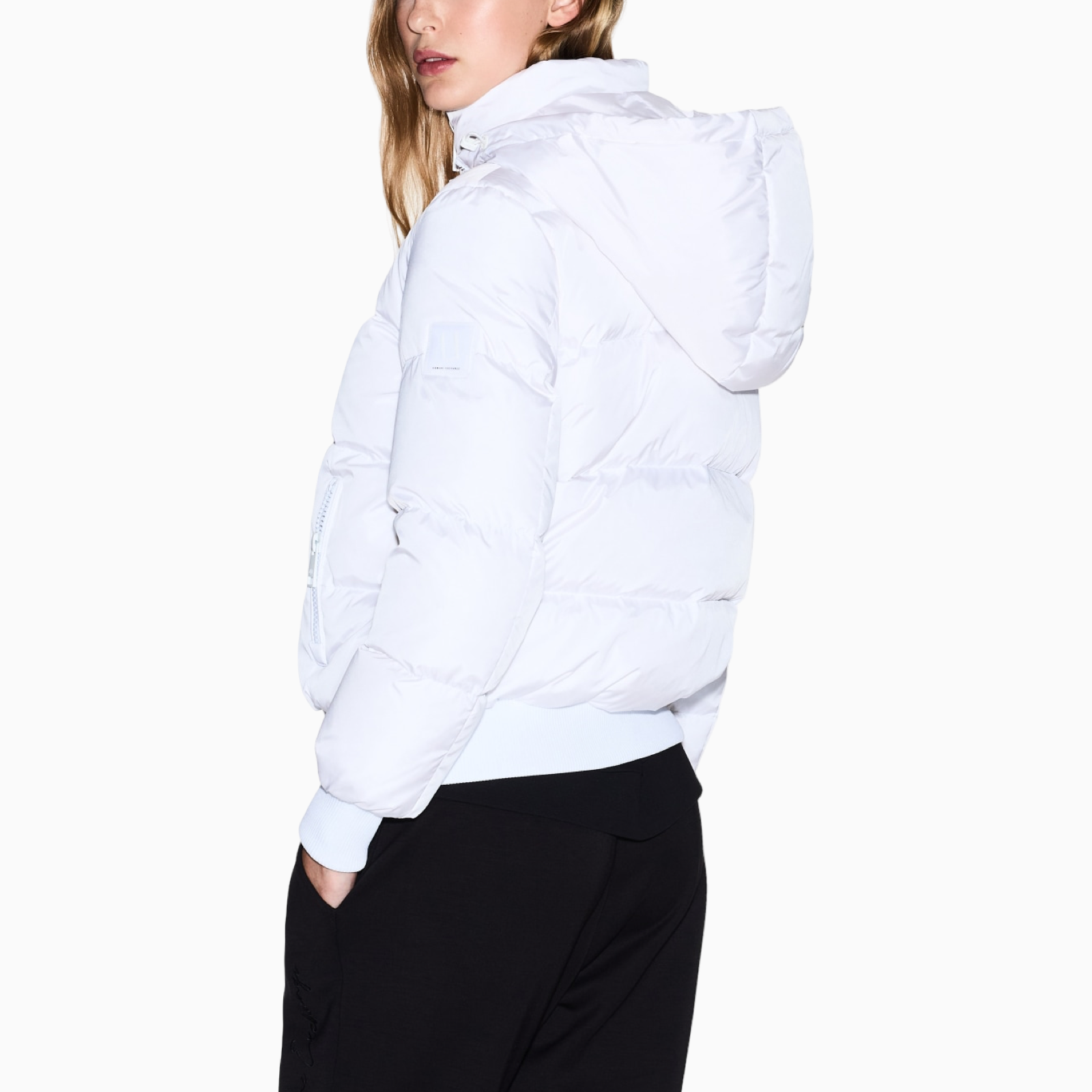 Дамско бяло пухено яке Armani Exchange Women Puffer Jacket XW000228 AF12286 Back View
