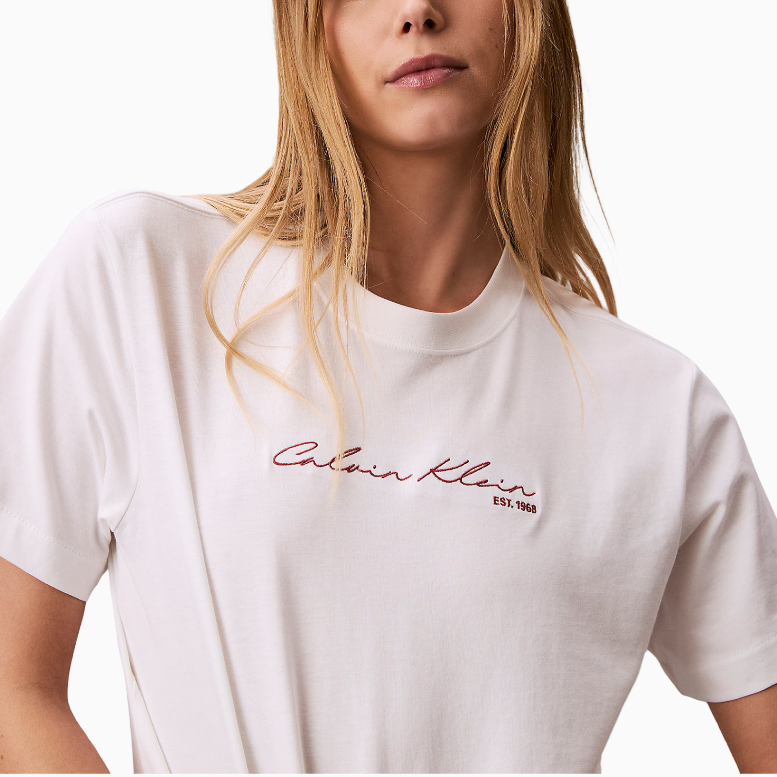 Дамска бяла тениска Calvin Klein Jeans Women T-shirt LV047F820G YAF Close-Up
