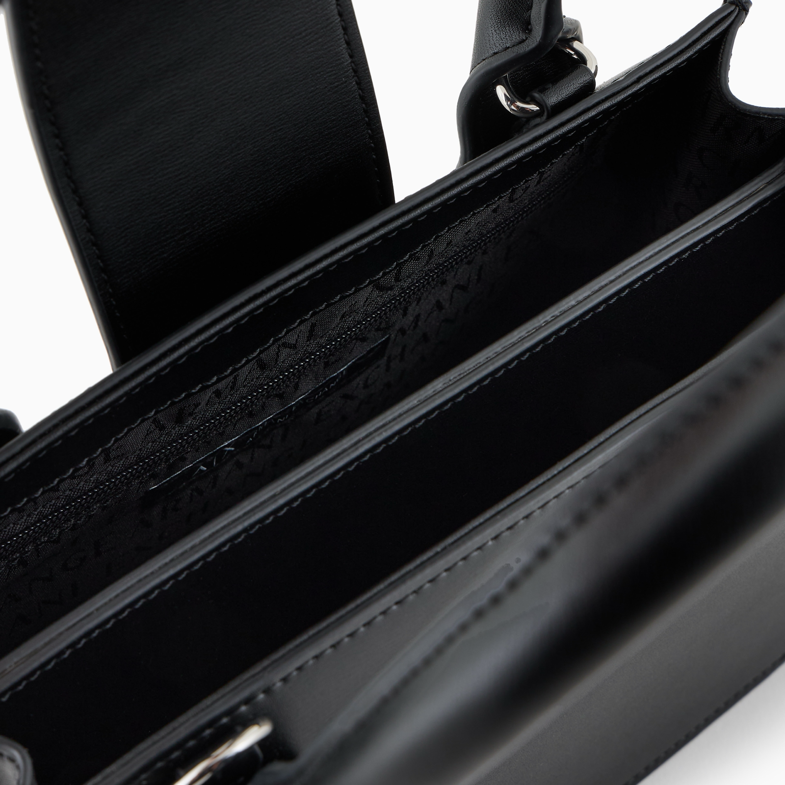 Дамска чанта Armani Exchange Women Mini Handbag XW000306 AF12039 UC001 Inside View