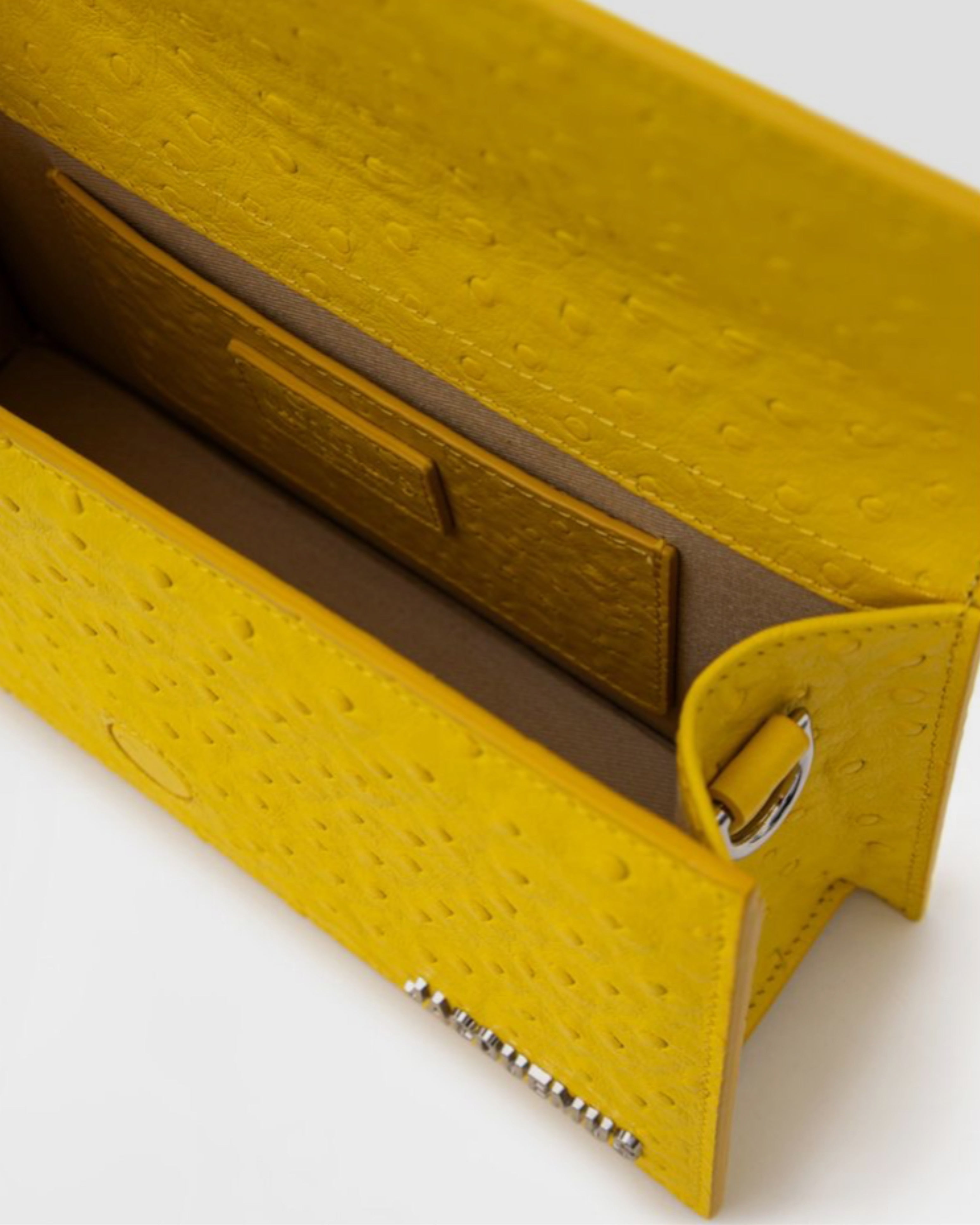 Дамска чанта от естествена кожа Women’s handbag Jacquemus Le Grand Bambino 213BA0073234 250 Yellow cropped inside view