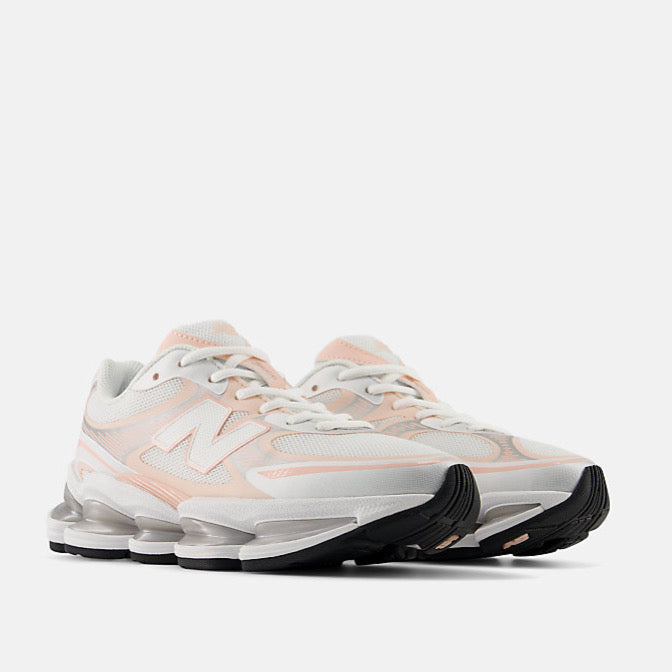 Дамски маратонски New Balance Women’s sneakers 2000 G20009ND Lateral view