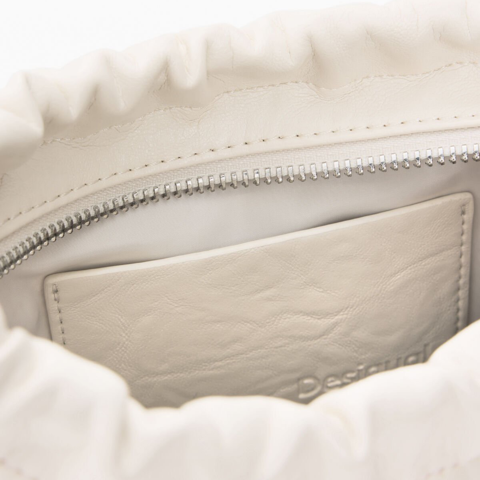 Дамска бяла чанта Desigual Women Crossbody Bag 26SAYP01 1008 Inside View