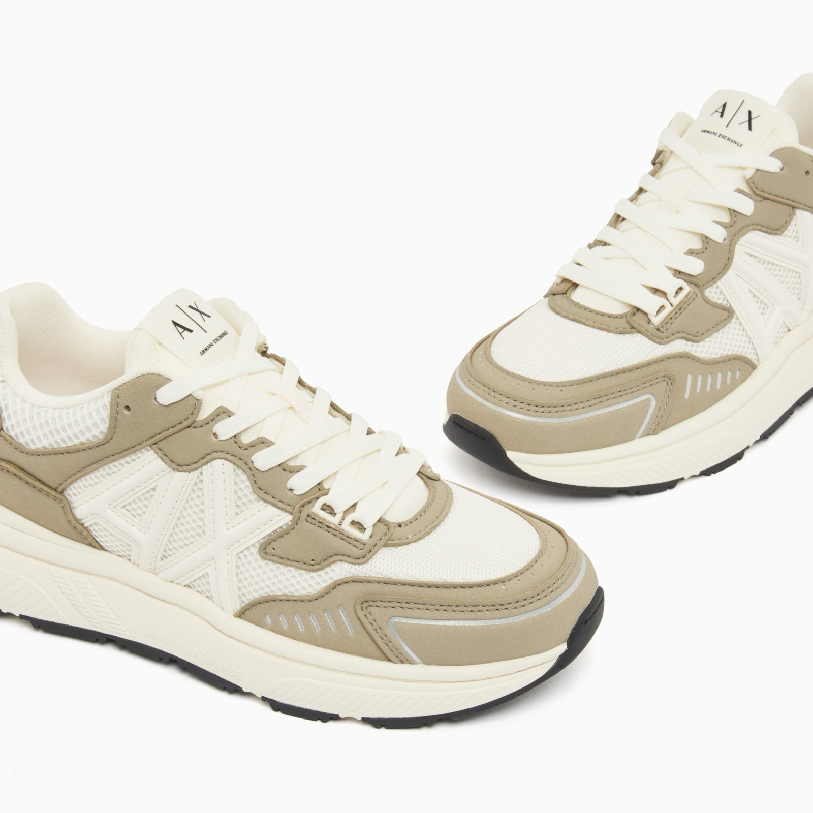 Мъжки кецове Armani Exchange Men Sneakers XM002635 AF19388 M7196 Close-Up