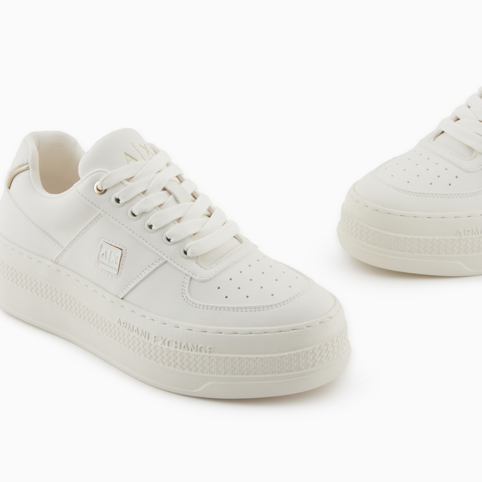 Дамски бели кецове Armani Exchange Women Sneakers XW001631 AF17351 Close-Up