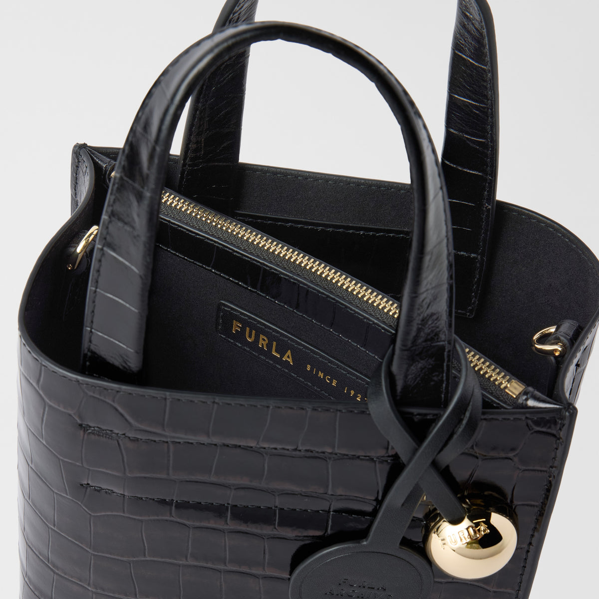 Furla Divide It Tote Mini Bag
WB02124_BX4255_1007_O6000 Black inside view