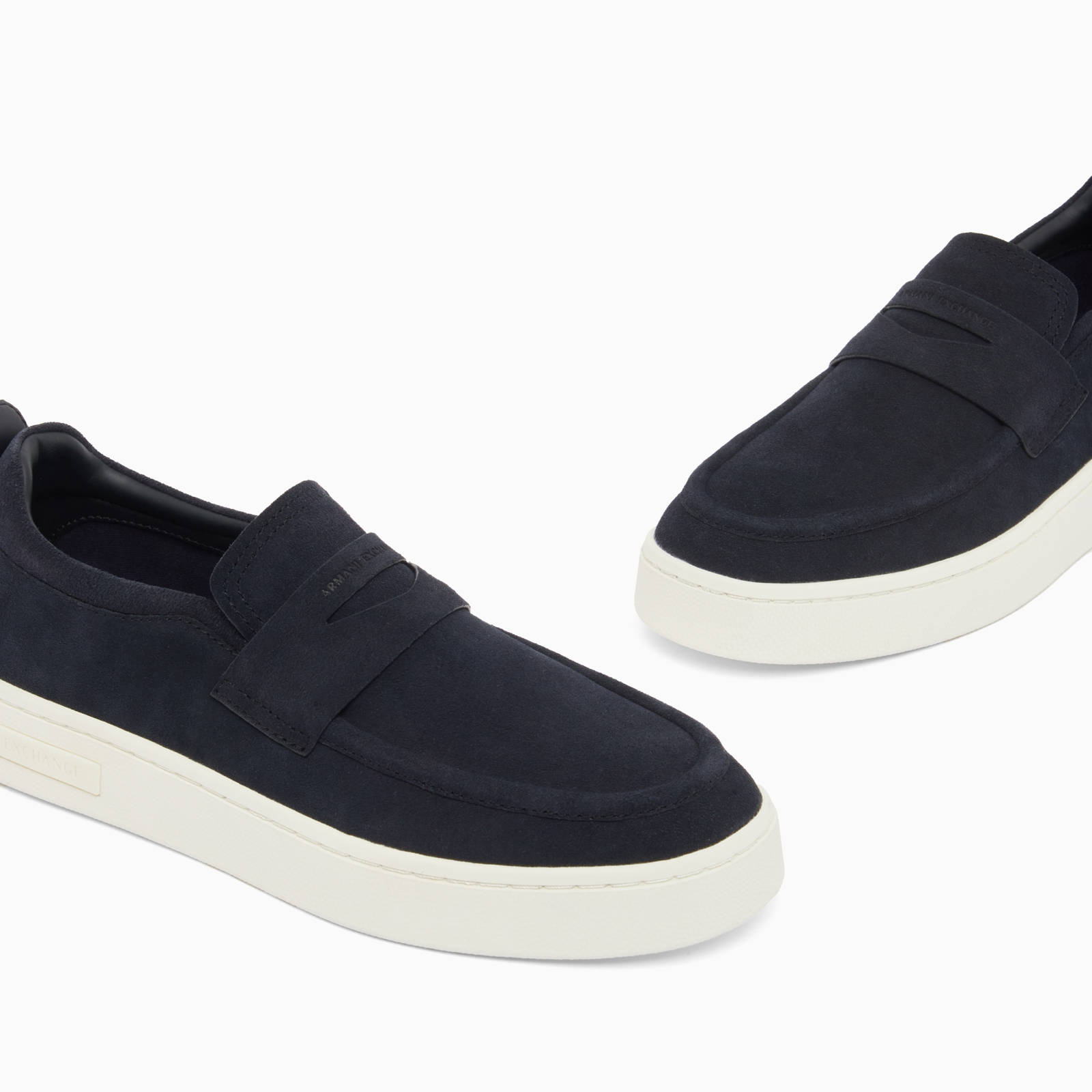 Мъжки мокасини Men’s loafers Armani Exchange
XM002632 AF19687 ZB004 Dark Blue