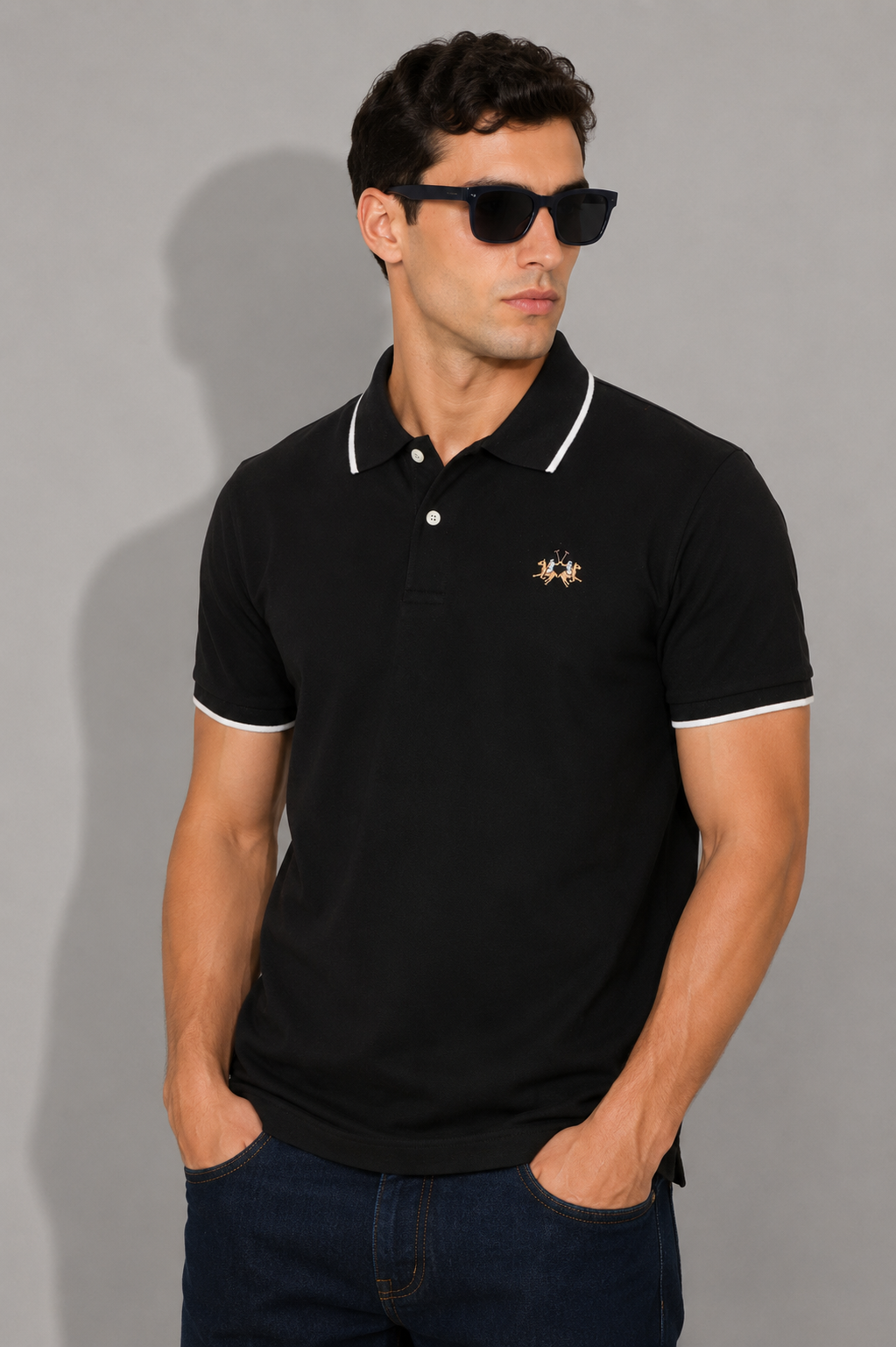 Мъжка поло тениска Men’s polo shirt La Martina
XMP036 PK031 09999 Black lifestyle view