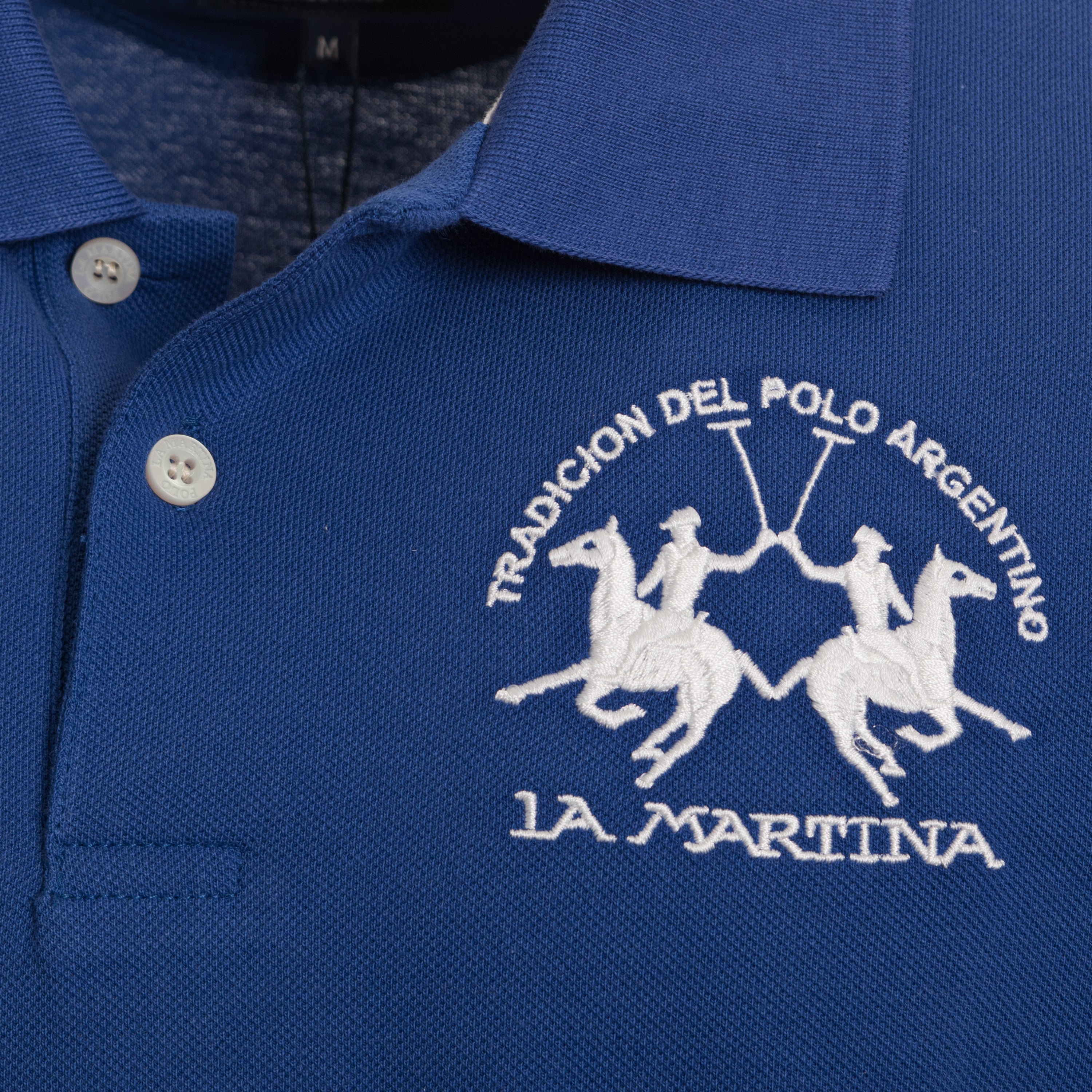Мъжка поло тениска Men’s polo shirt La Martina
XMP037 PK031 07107 Blue logo view