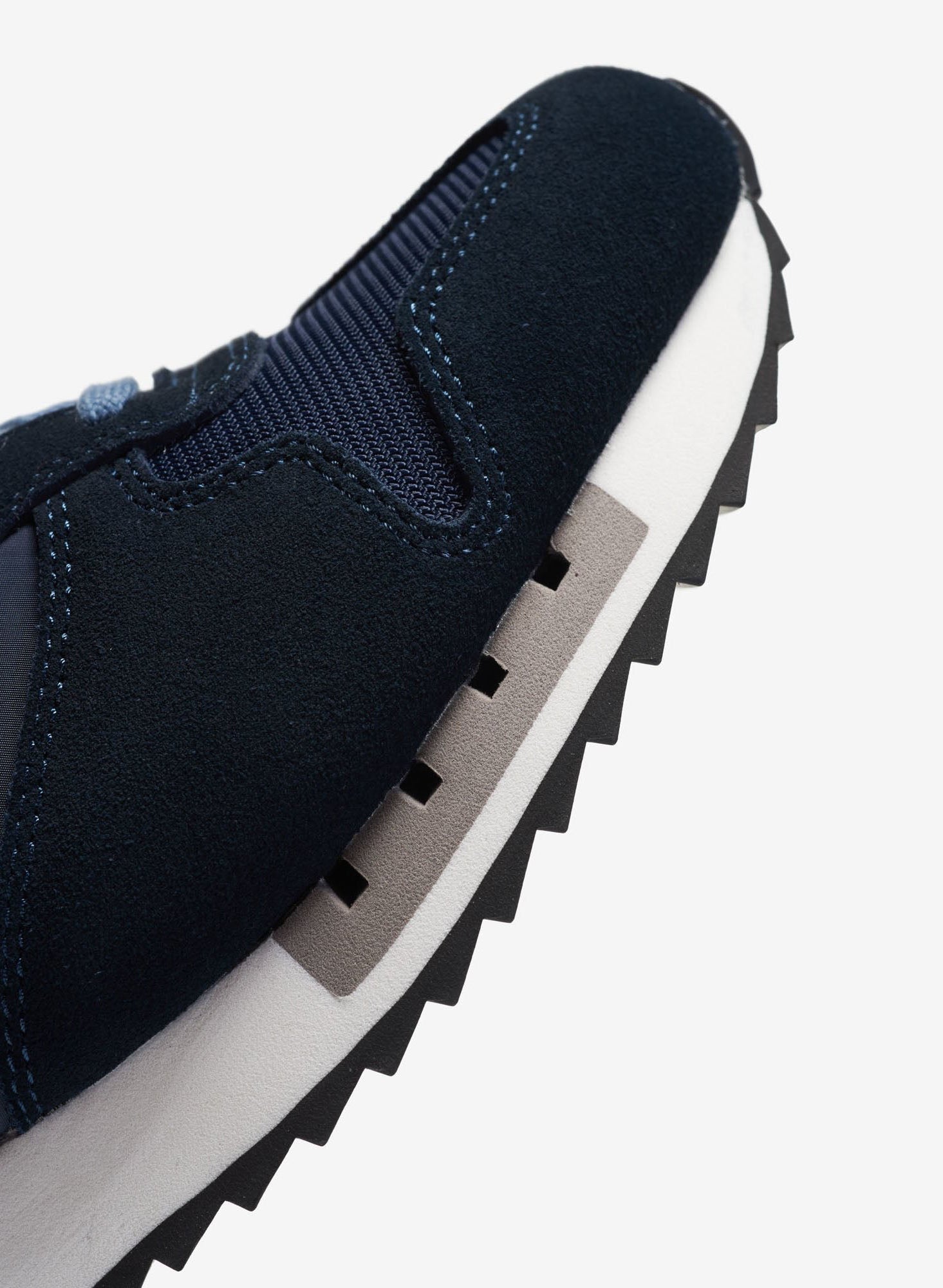 Мъжки маратонки Men’s sneakers Blauer
F6QUEENS05MES Navy toe view