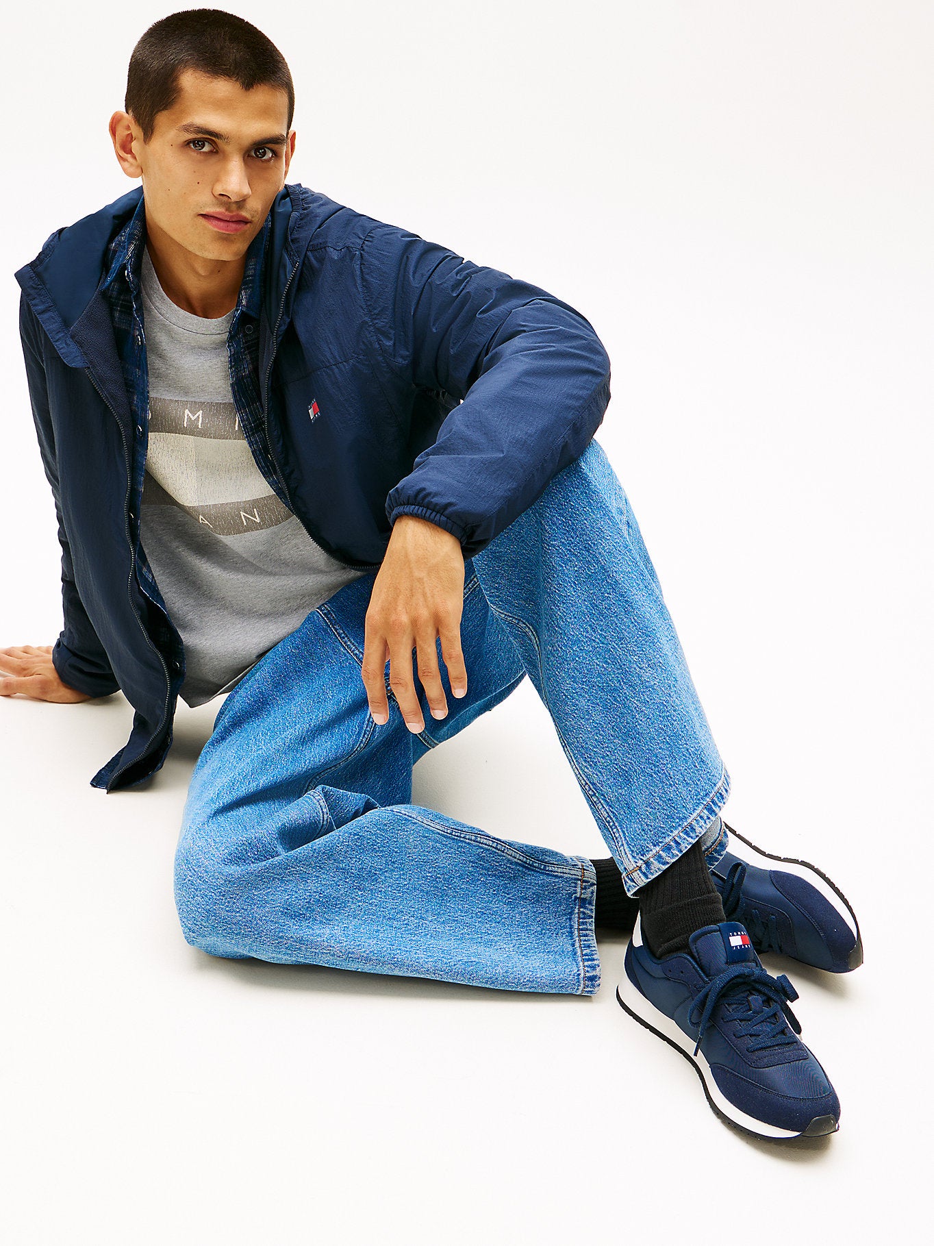 Мъжки кецове Men’s sneakers Tommy Hilfiger Jeans EM0EM01351 C1G Blue lifestyle view