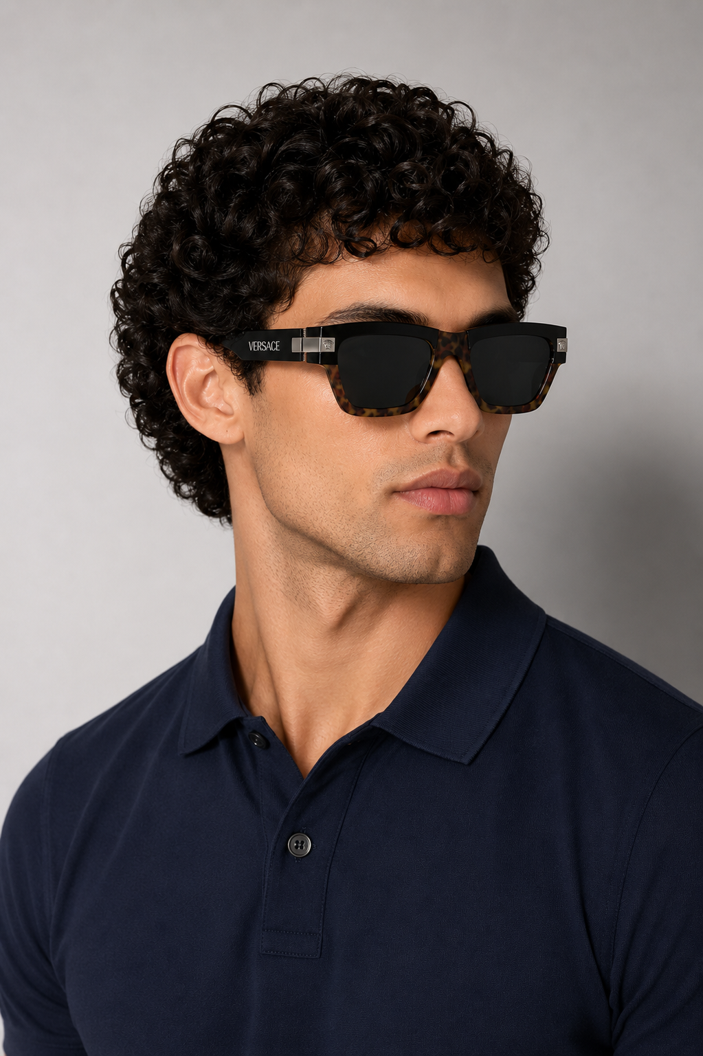 Мъжки слънчеви очила Men’s sunglasses VERSACE VE4464-545687 Havana Tortoise/Black lifestyle view