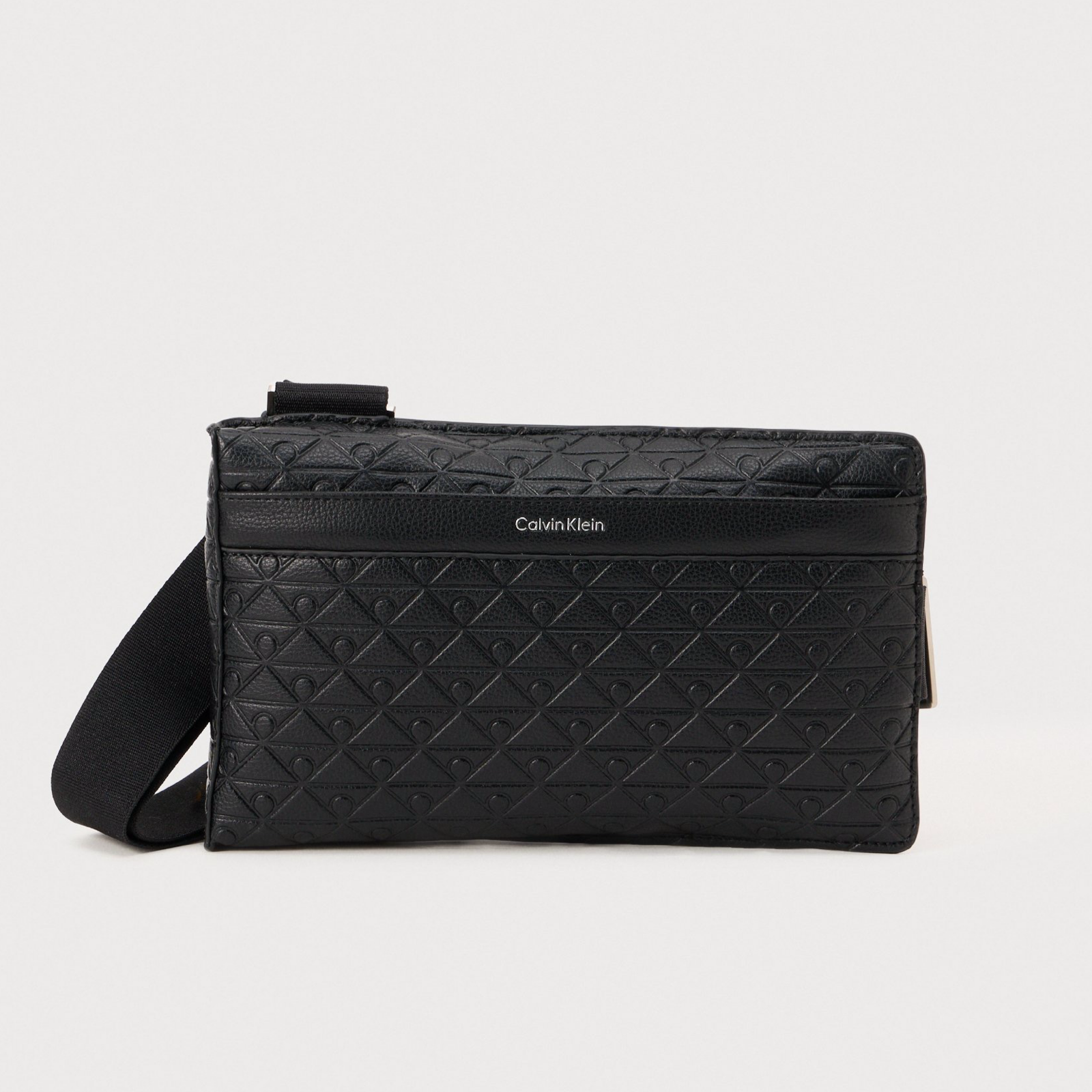Мъжка чанта Men’s waist bag Calvin Klein
LV04D3277G Black
