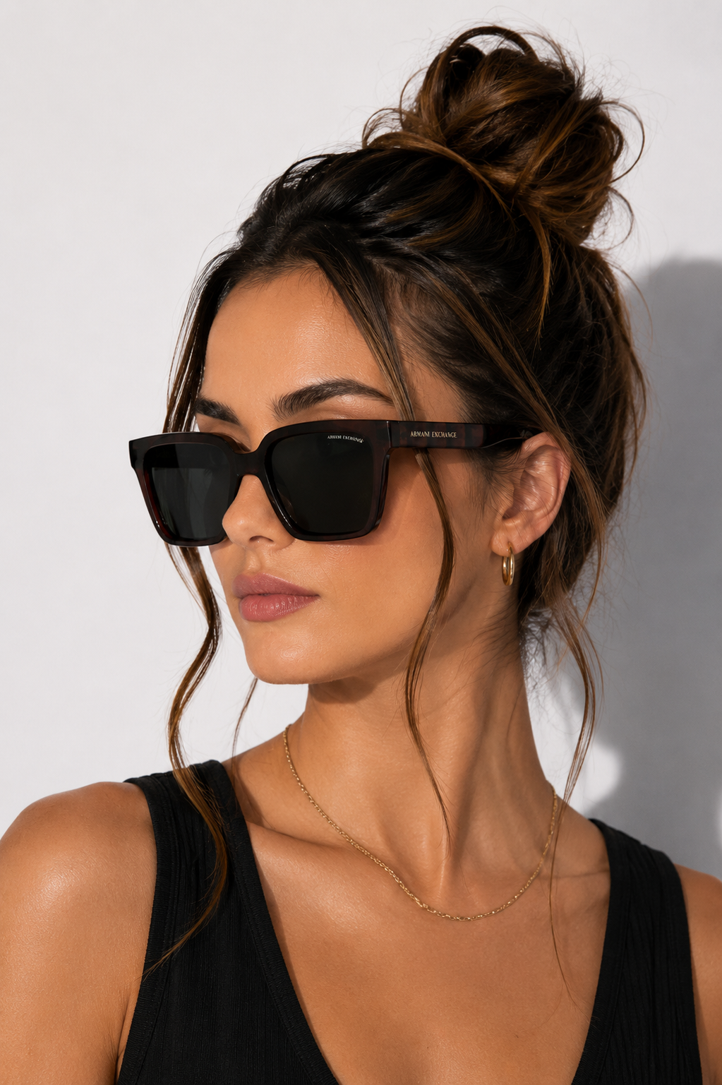 Слънчеви очила Unisex sunglasses ARMANI EXCHANGE AX4147S835773 lifestyle view