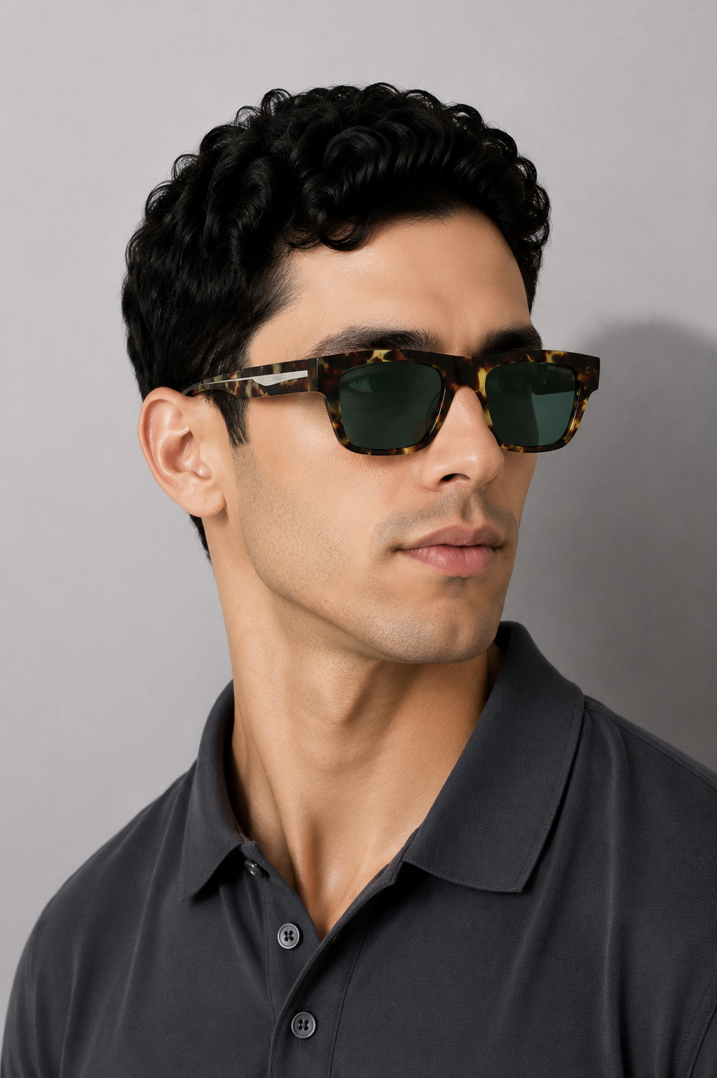 Слънчеви очила Unisex sunglasses Trussardi
TSU9032 G21 Brown Tortoise men view