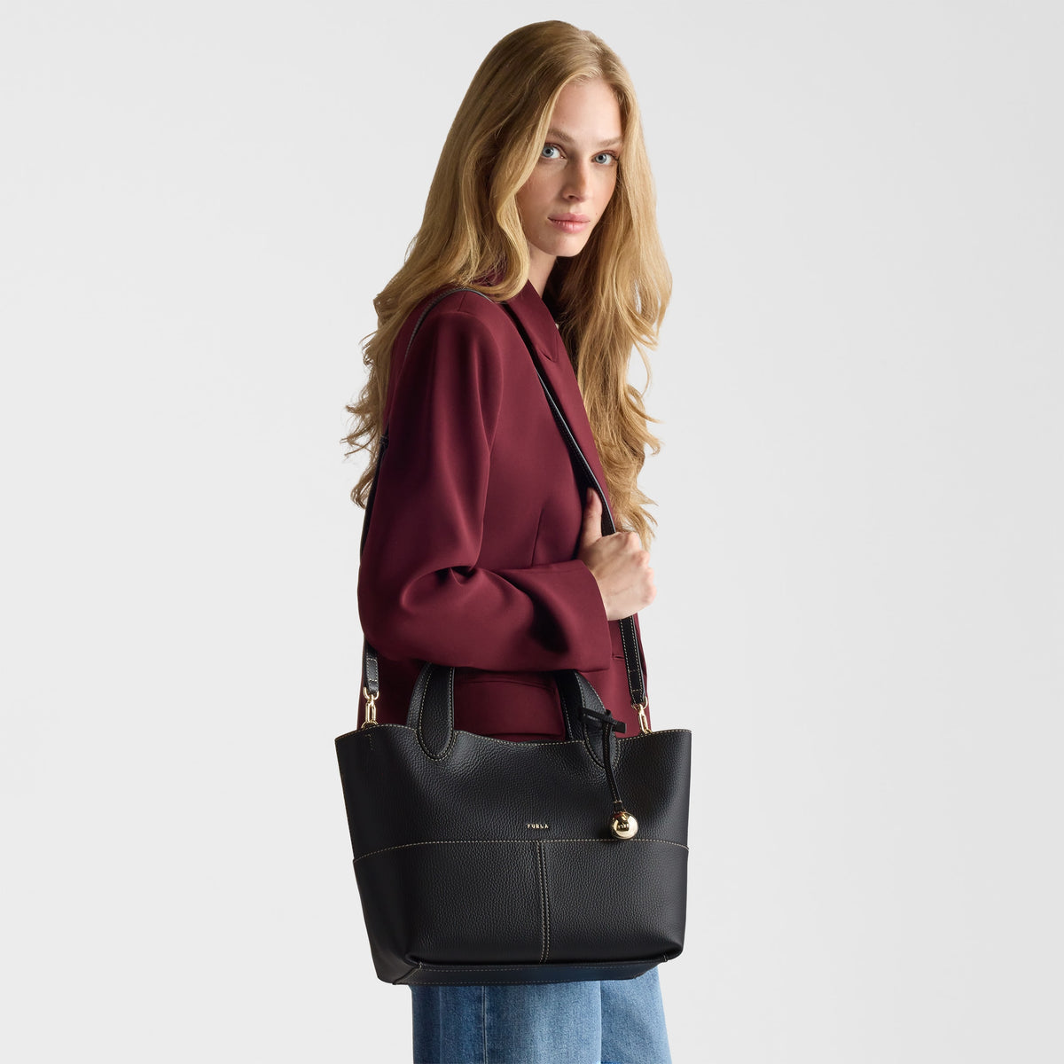 Women_s_Tote_Bag_Primrose_M_WB01912_HSF000_1007_O6000 Nero side view
