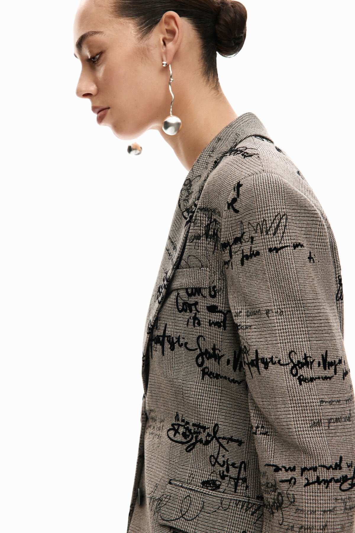 Дамско сако Women’s blazer Desigual
26SWEW032007 side view