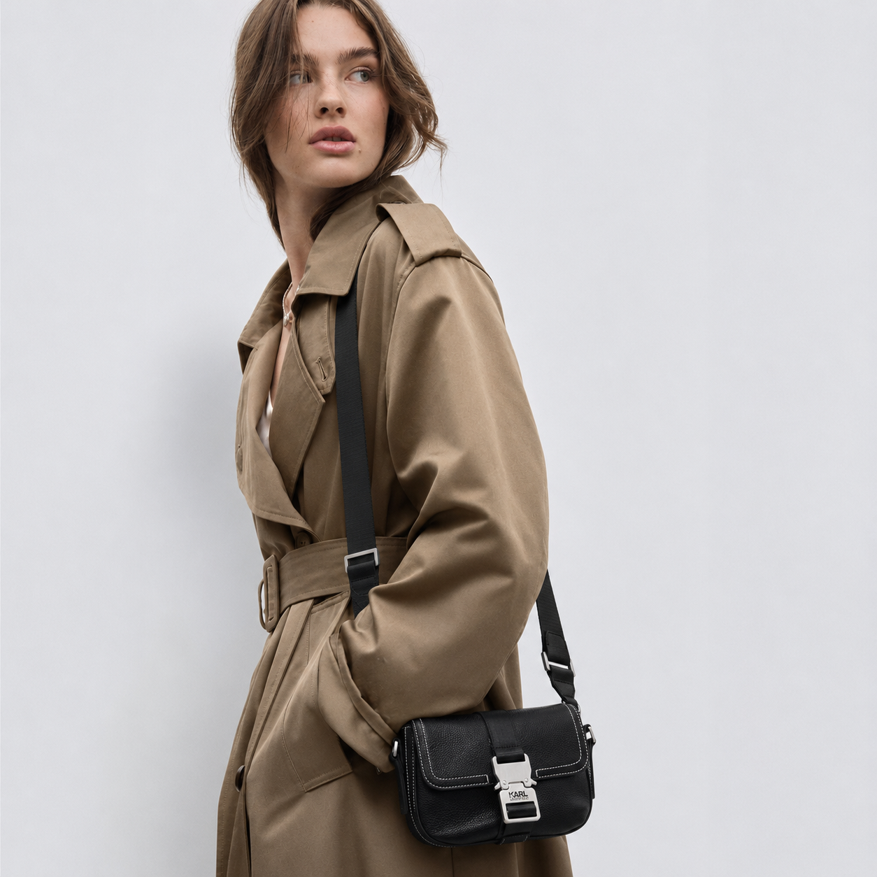 Дамска чанта през рамо Women’s crossbody bag Karl Lagerfeld K/Utility BSM30031999 Black lifestyle view