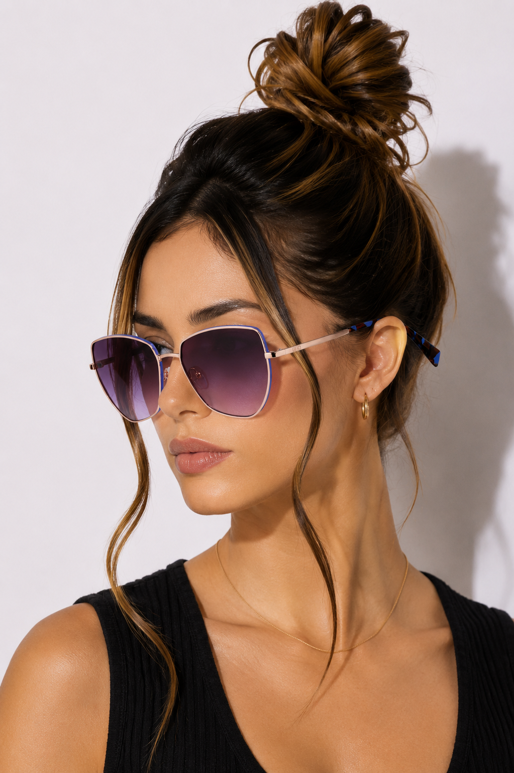 Дамски слънчеви очила Women’s metal sunglasses LIU JO LJ159S 714 Golden lifestyle view