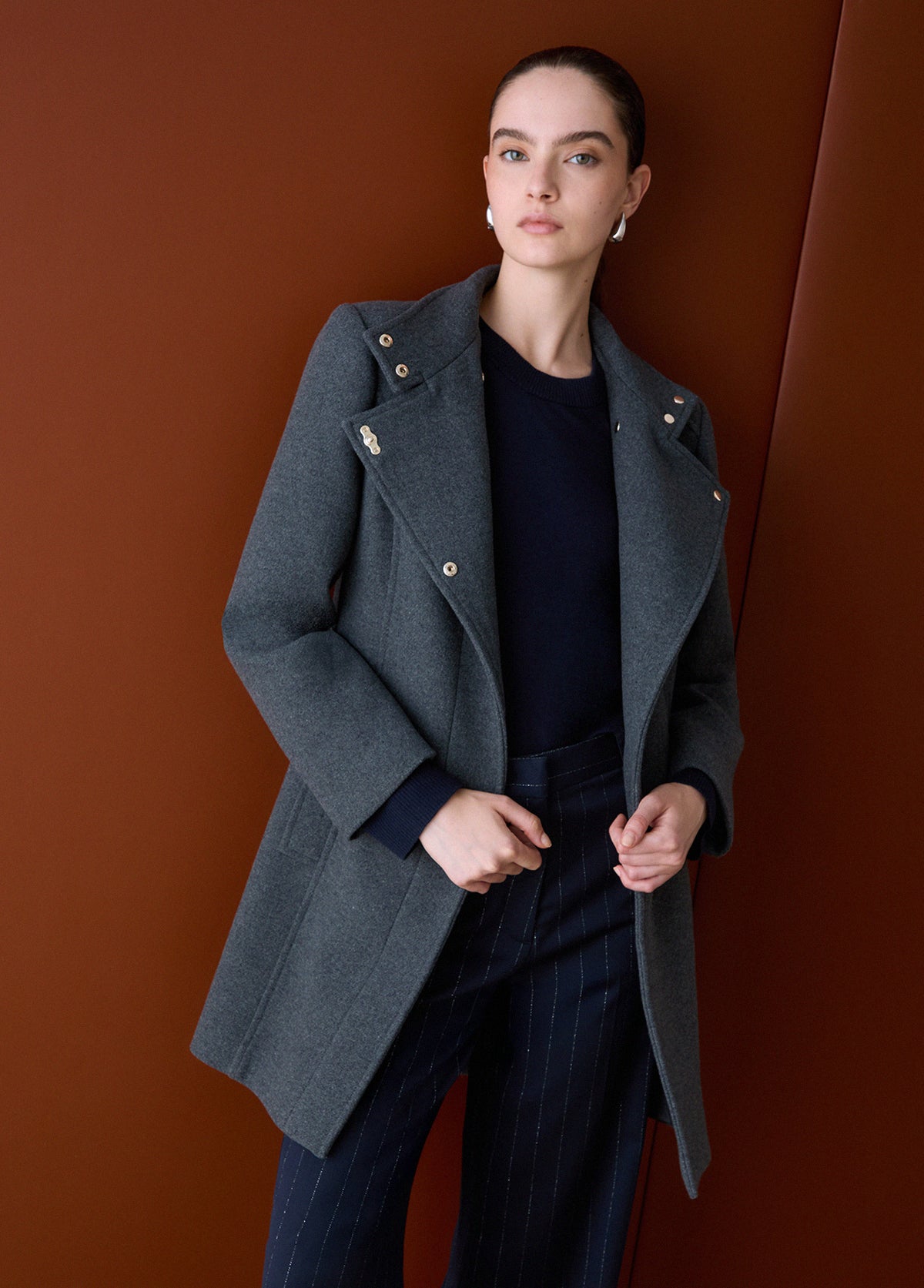 Дамско палто Women’s midi coat in wool blend Liu Jo WF6412T720A09F9048 Gray lifestyle view