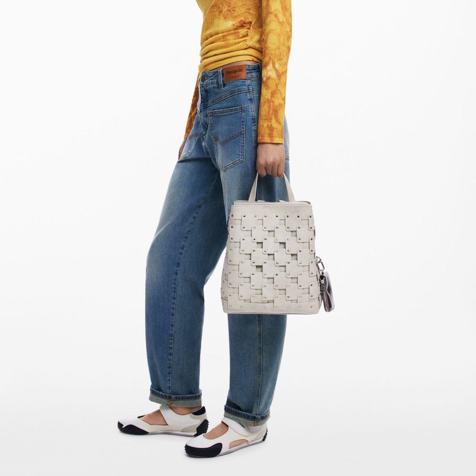 Дамска раница Women’s rucksack Desigual
25WAKP40 6006 White lifestyle view