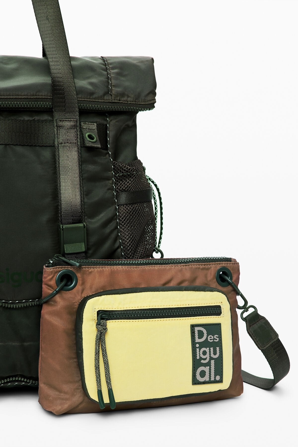 Дамска раница Women’s rucksack Desigual
26SAKY06 4002 Dark Green detail view