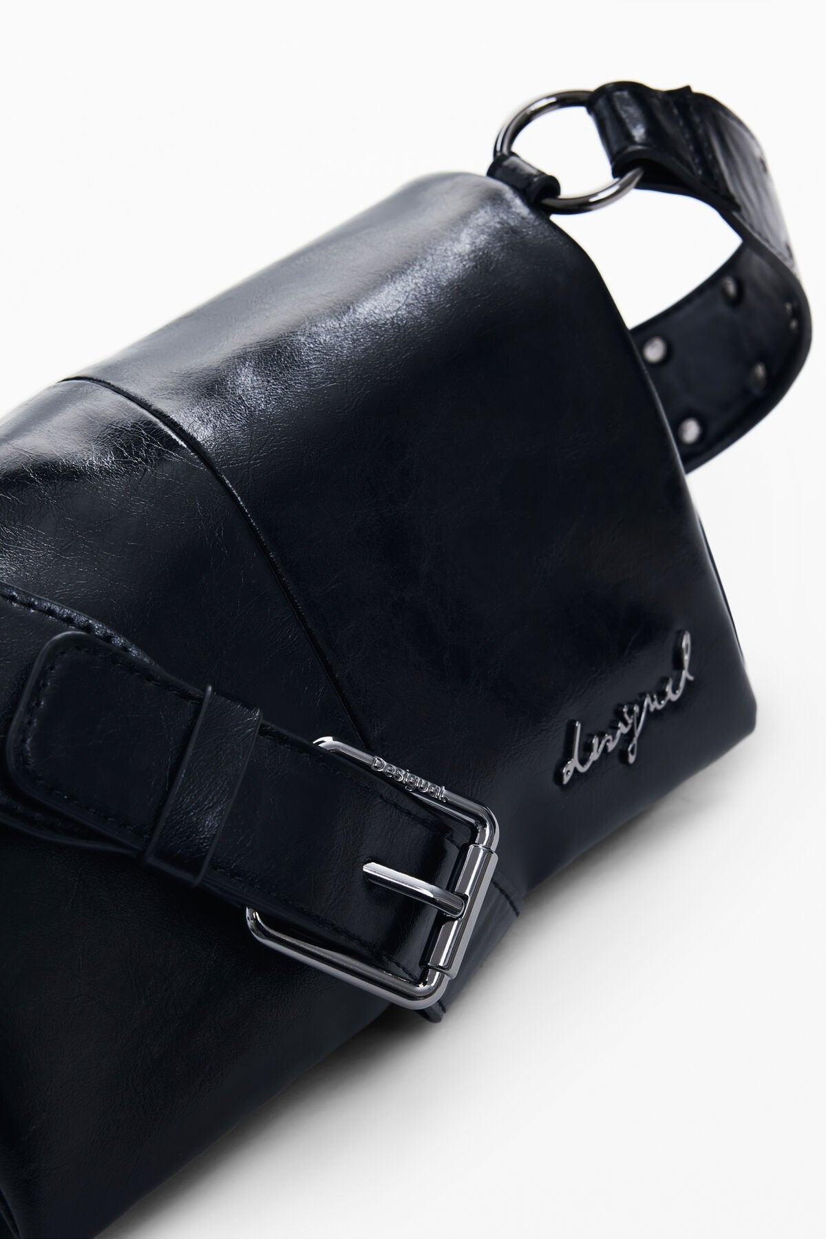 Дамска чанта Women’s shoulder bag Desigual
25SAXPCR 2000 Black cropped view