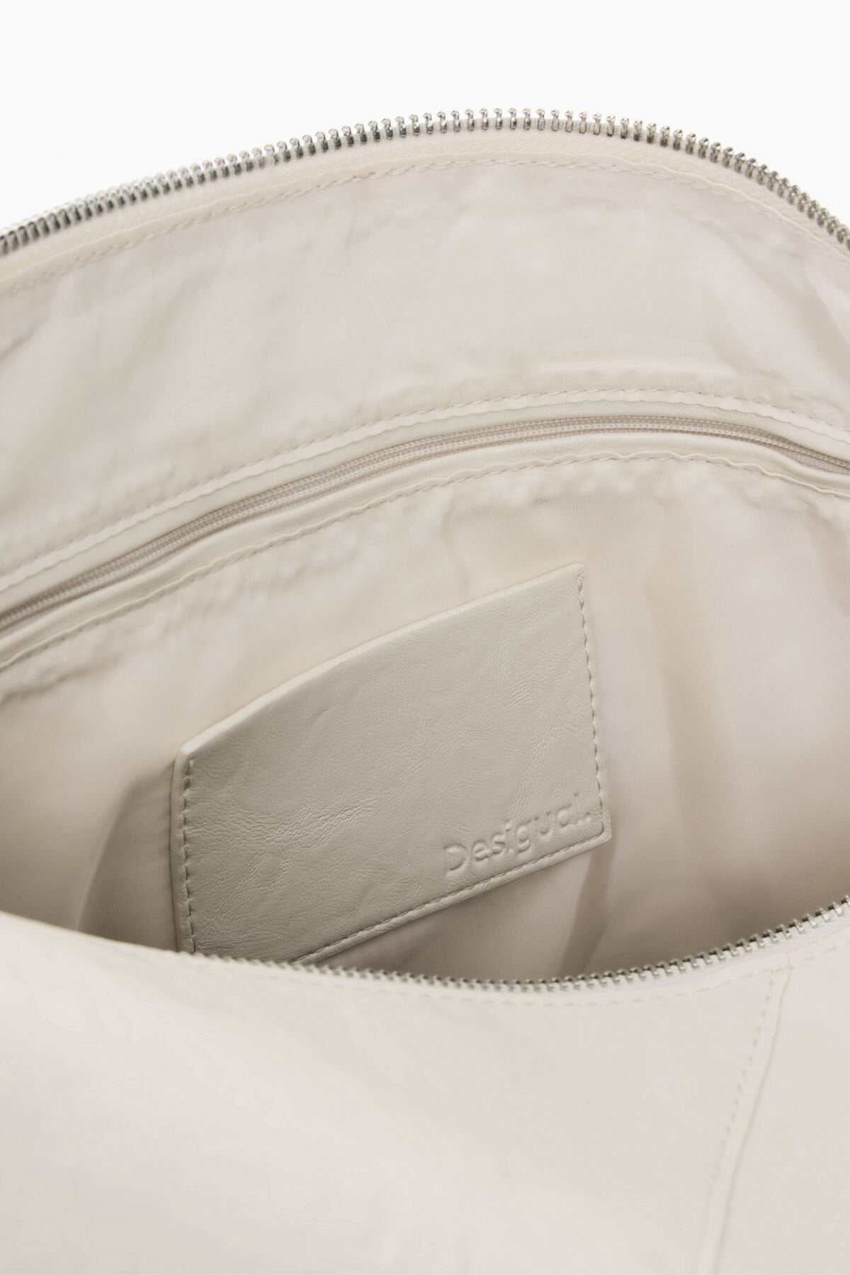 Дамска чанта Women’s shoulder bag Desigual
26SAXPA71008U inside view