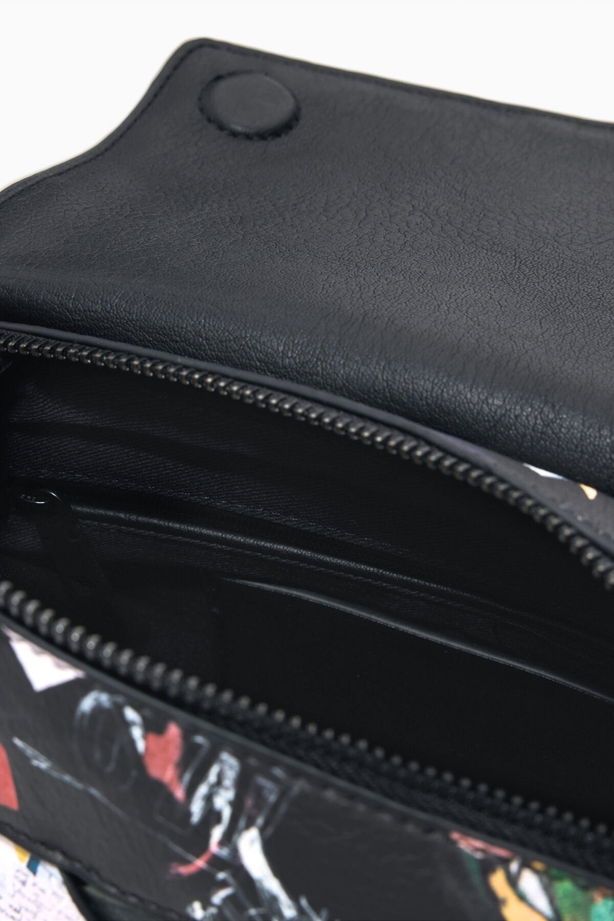 Дамска чанта Women’s shoulder bag Desigual
26SAXPB0 2000 inside view