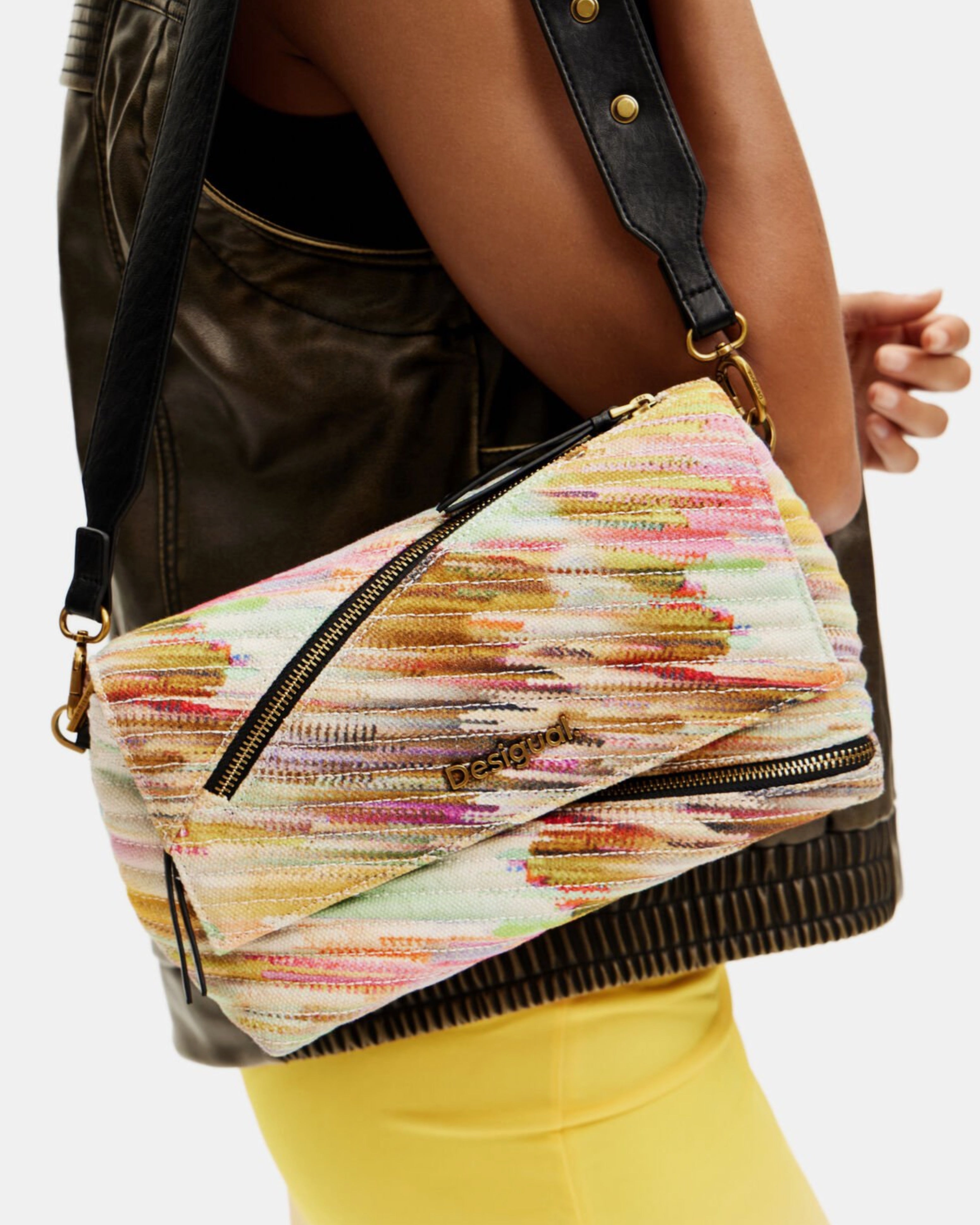 Дамска чанта Women’s shoulder bag Desigual M Multicolour 24SAXA04 9019 lifestyle view