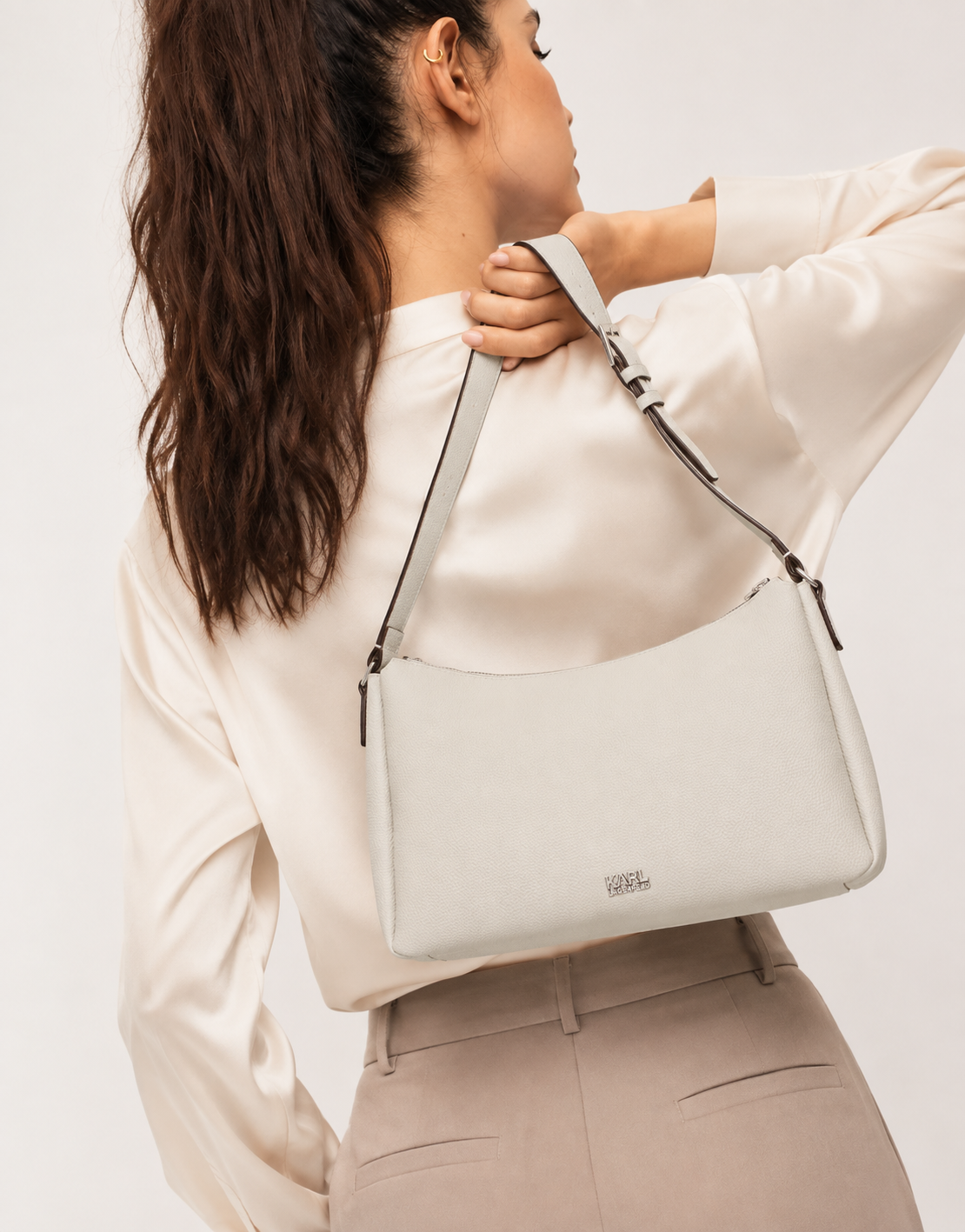 Дамска чанта Women’s shoulder bag Karl Lagerfeld K/Ikonik BSW300322GL lifestyle back view