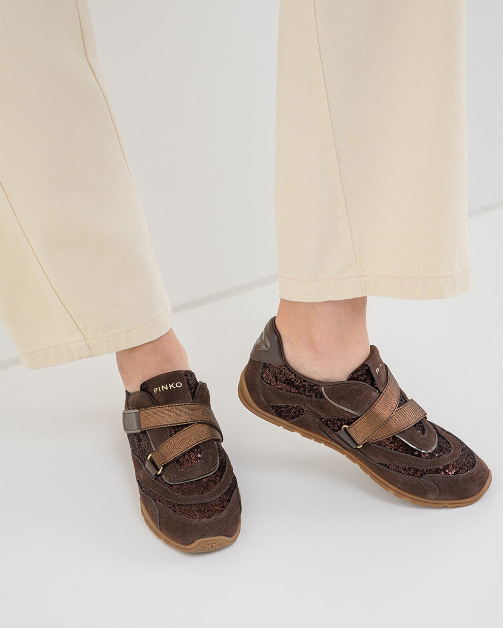 Дамски кецове Women’s sneakers Pinko Yulia 03
SS0213P169L72 Brown lifestyle view