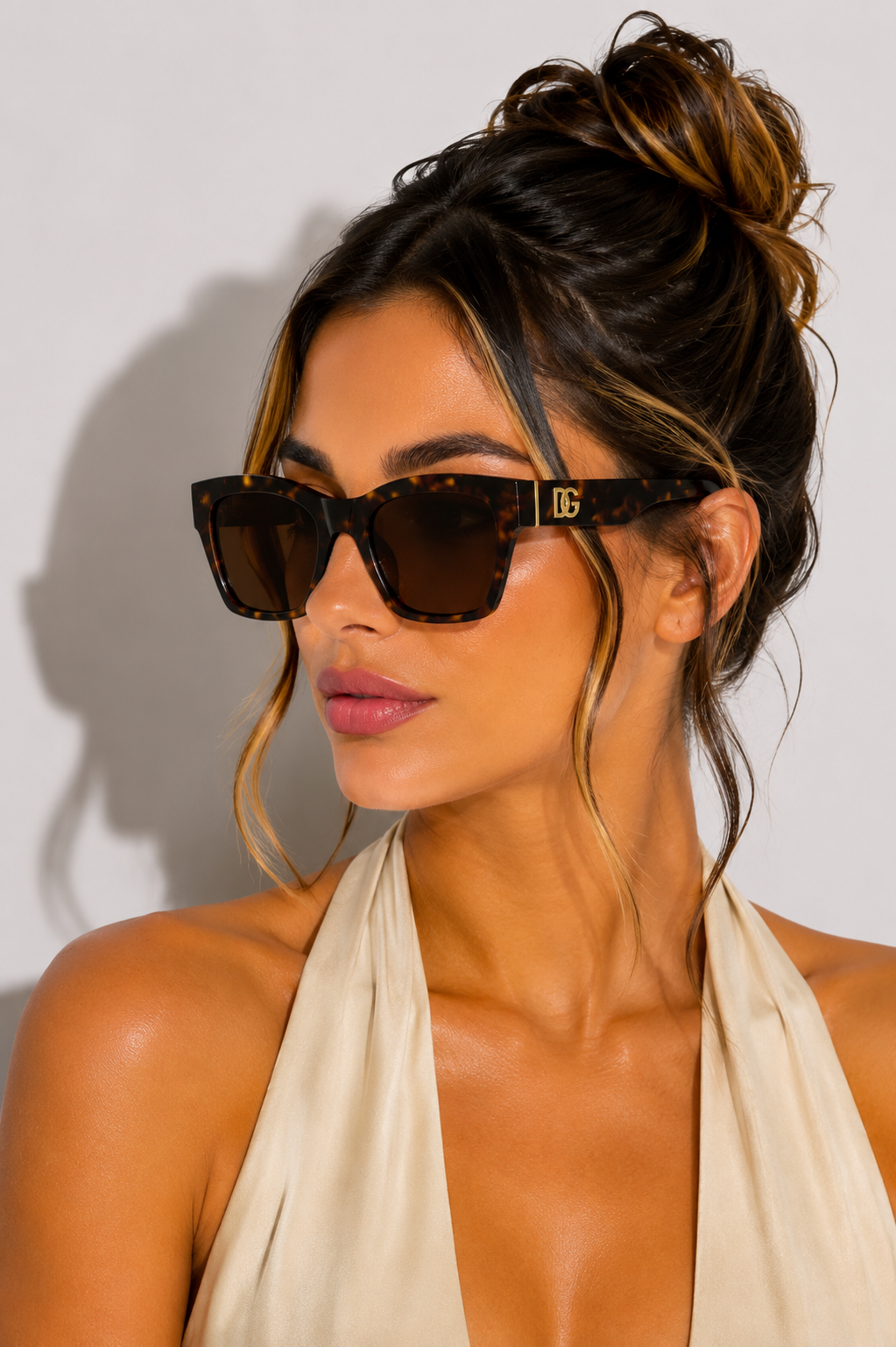 Дамски слънчеви очила Women’s sunglasses Dolce & Gabbana DG4512 502 73 Brown Havana lifestyle view