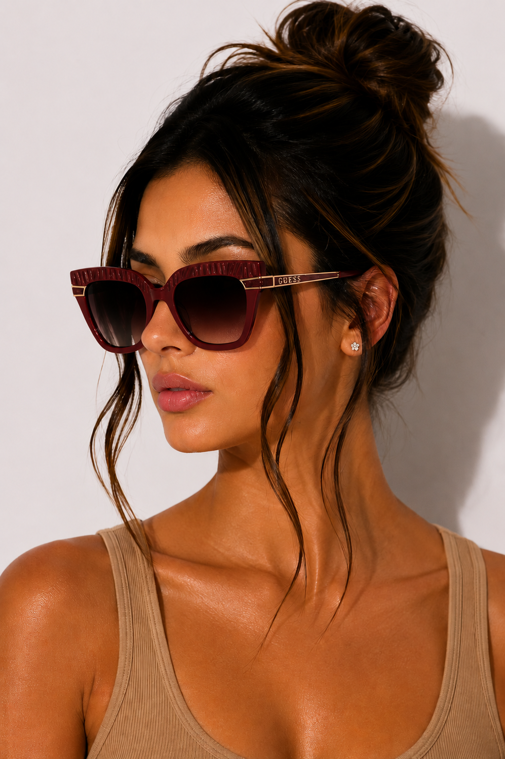Дамски слънчеви очила Women’s sunglasses GUESS GF00015 69T Red lifestyle view