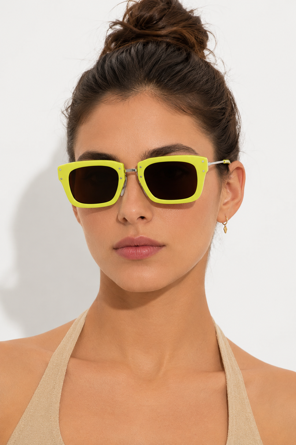 Дамски слънчеви очила Women’s sunglasses JACQUEMUS 226AC4315041250 Lime lifestyle view