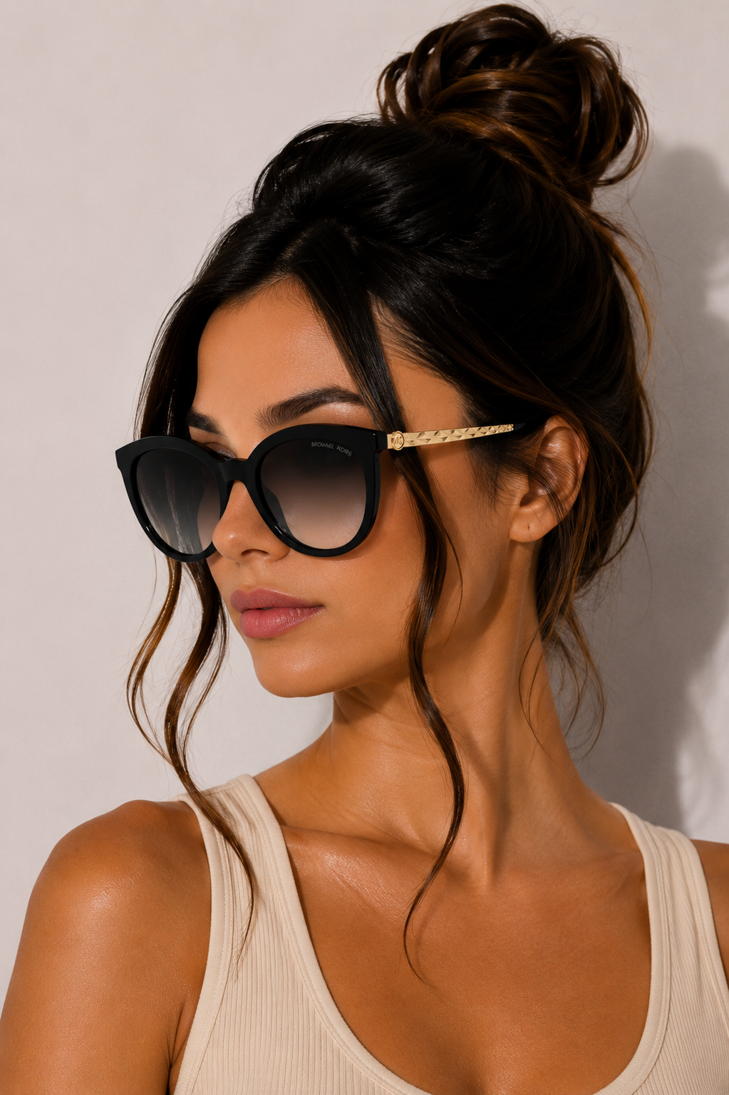 Дамски слънчеви очила Women’s sunglasses MICHAEL KORS MK-2208 Black lifestyle view