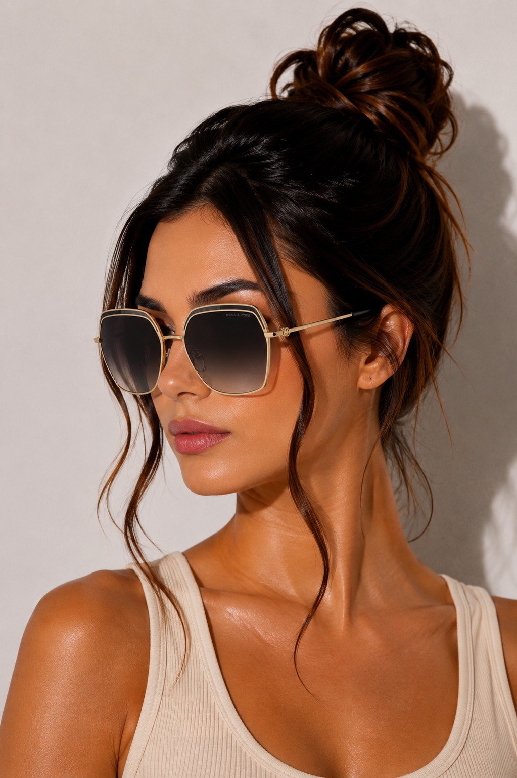 Дамски слънчеви очила Women’s sunglasses MICHAEL KORS MK1141-10148G Black lifestyle view