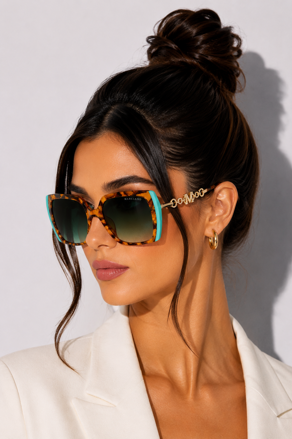 Дамски слънчеви очила Women’s sunglasses Marciano by Guess GM00005 56P Havana Brown with Turquoise Accents lifestyle view