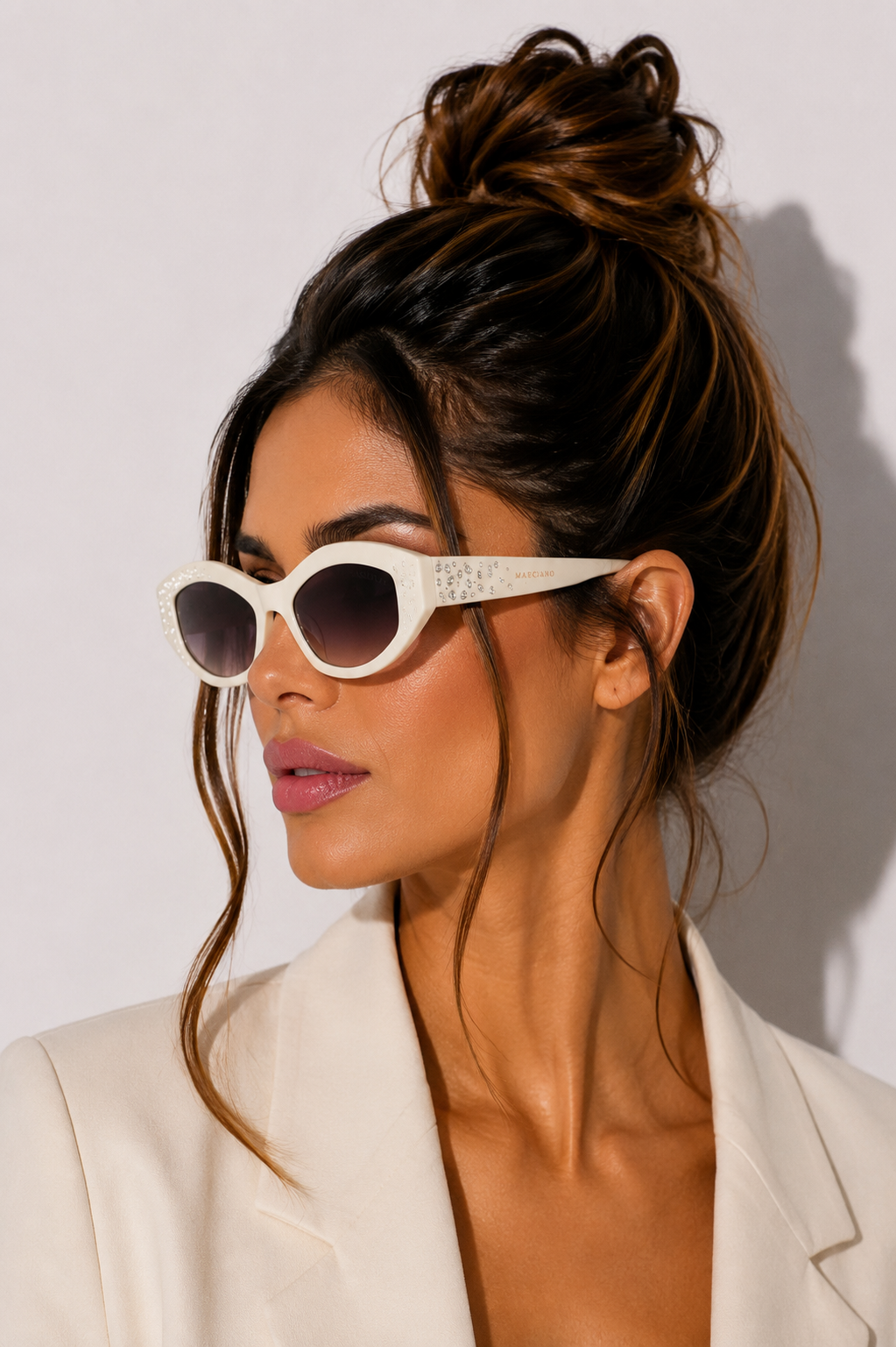 Дамски слънчеви очила Women’s sunglasses Marciano by Guess GM00017 21B White lifestyle view