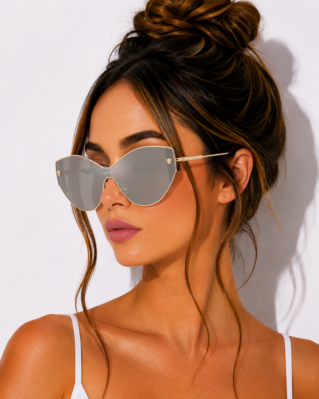 Дамски слънчеви очила Women’s sunglasses VERSACE VE2239-12526G lifestyle view