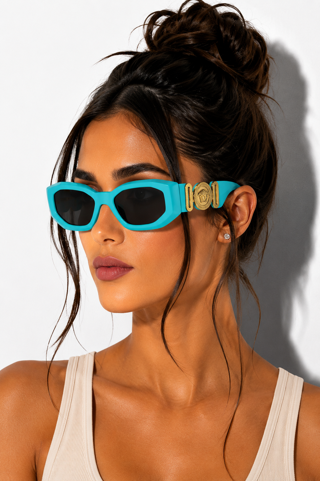Дамски слънчеви очила Women’s sunglasses VERSACE VE4425U543987 Blue lifestyle view
