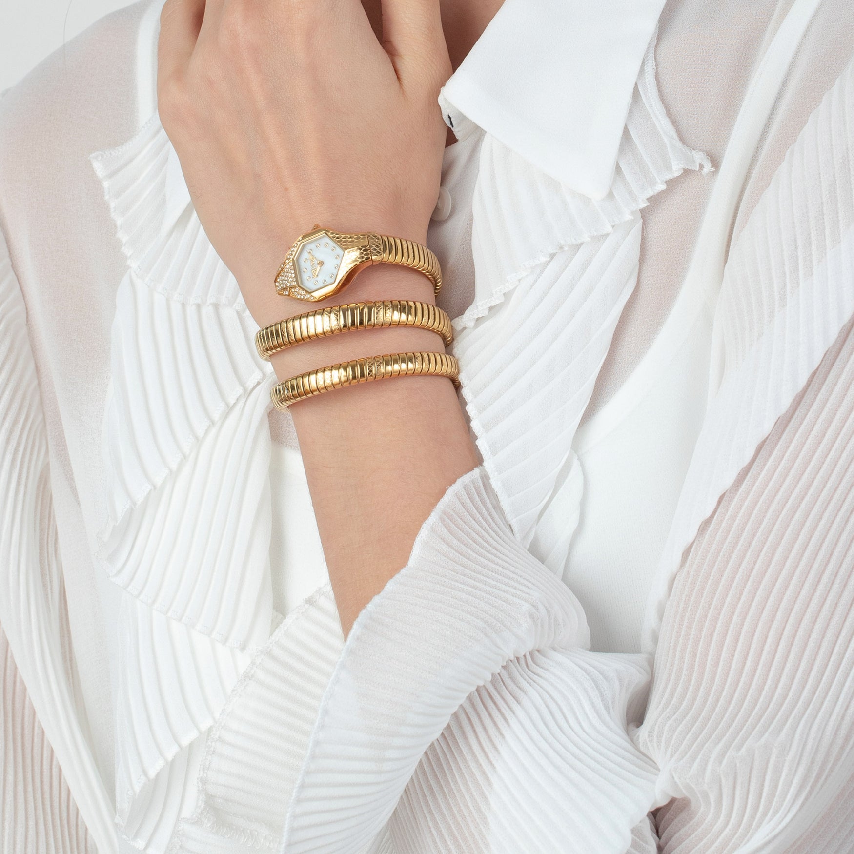 Дамски часовник Women’s watch Just Cavalli Glam Evo 7 Doppio JC1L193M0025 Gold lifestyle view