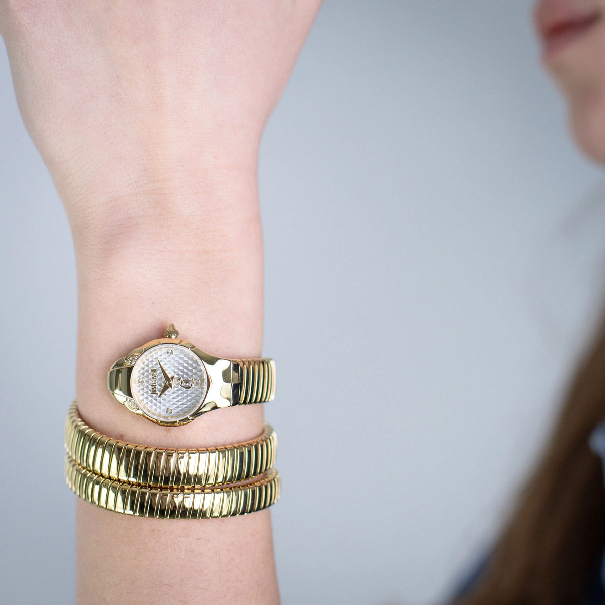 Women’s watch Just Cavalli Signature Snake Amanta Yellow Gold Silver JC1L393M0025 lifestyle view