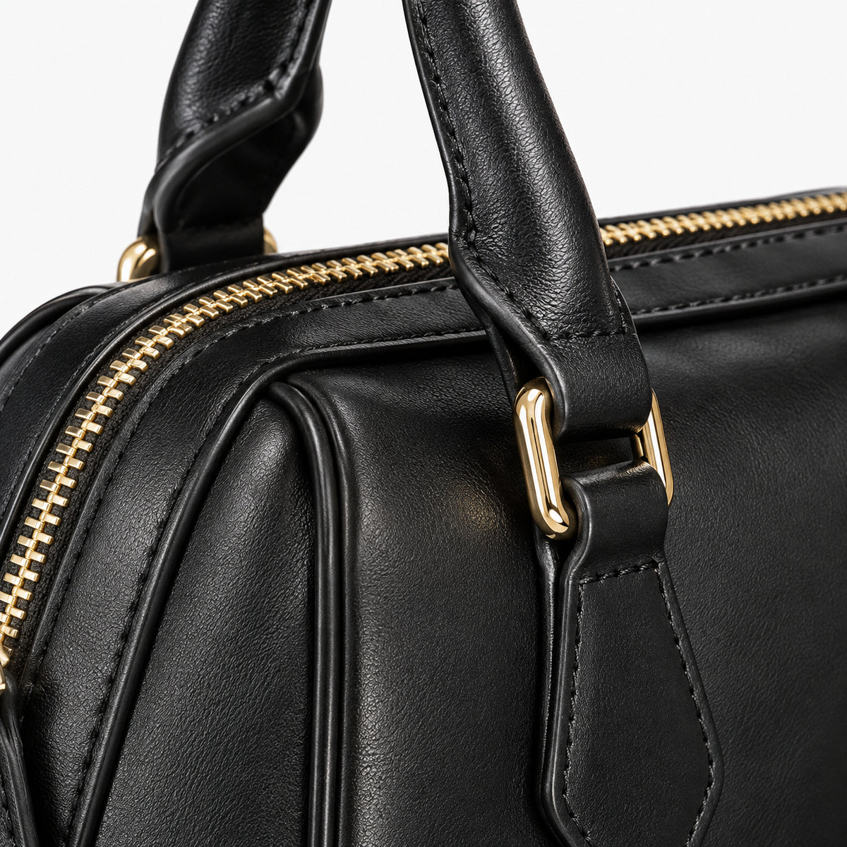 Women's handbag Mario Valentino Moses VBS8A623 handle detail view